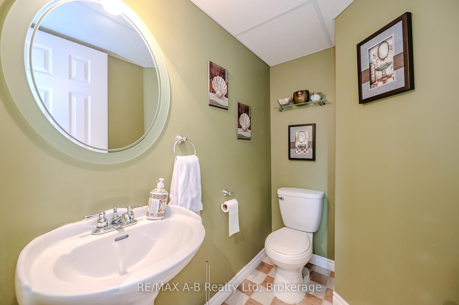 Photo 11 of 5 Shea Crescent, Kitchener — HOMEH