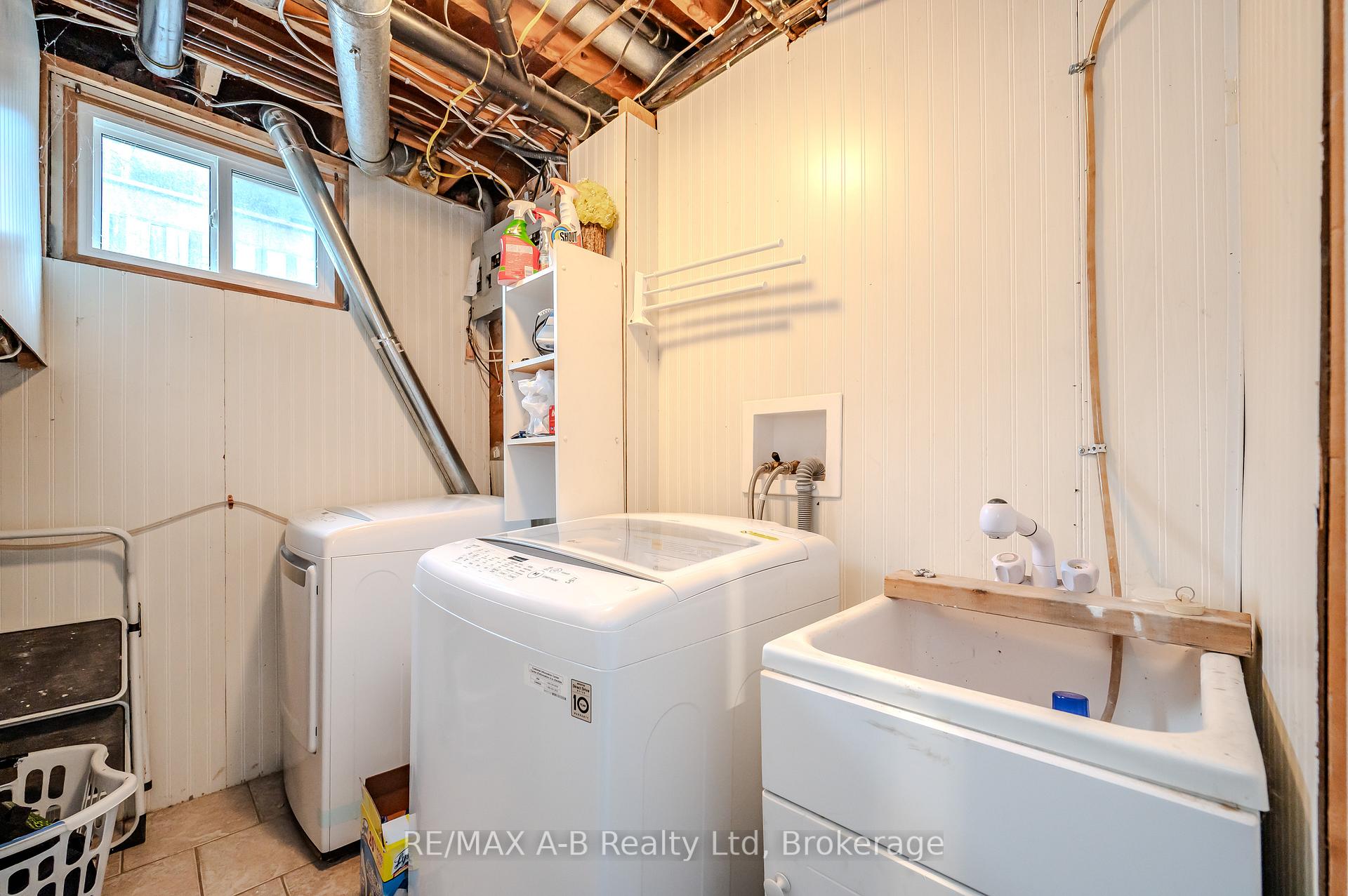 Photo 12 of 5 Shea Crescent, Kitchener — HOMEH