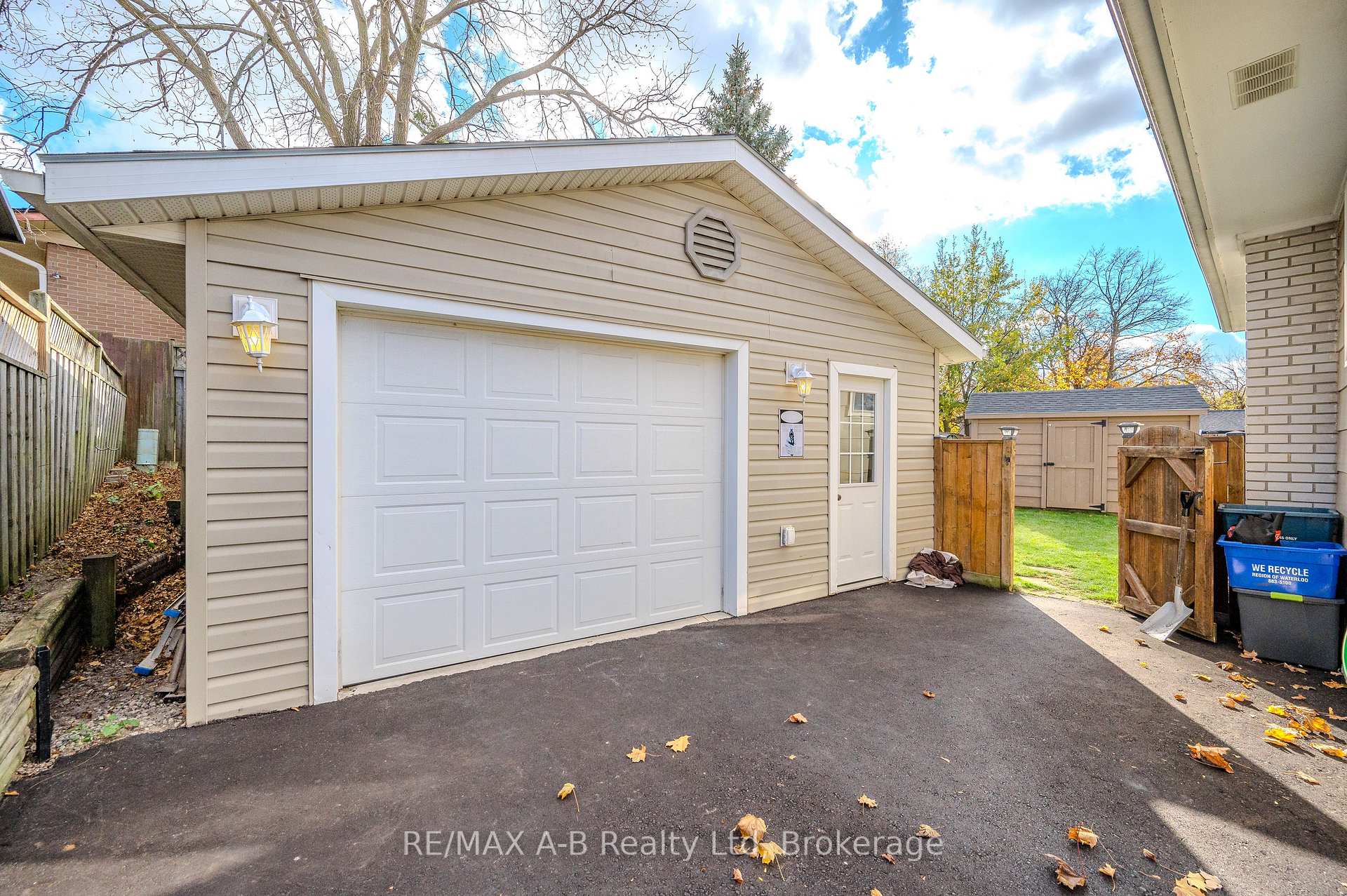 Photo 15 of 5 Shea Crescent, Kitchener — HOMEH