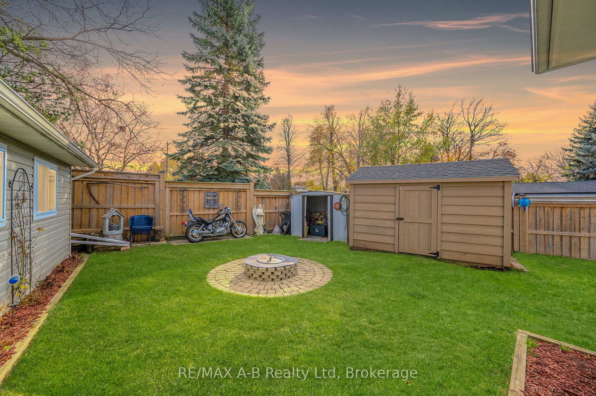 Photo 19 of 5 Shea Crescent, Kitchener — HOMEH