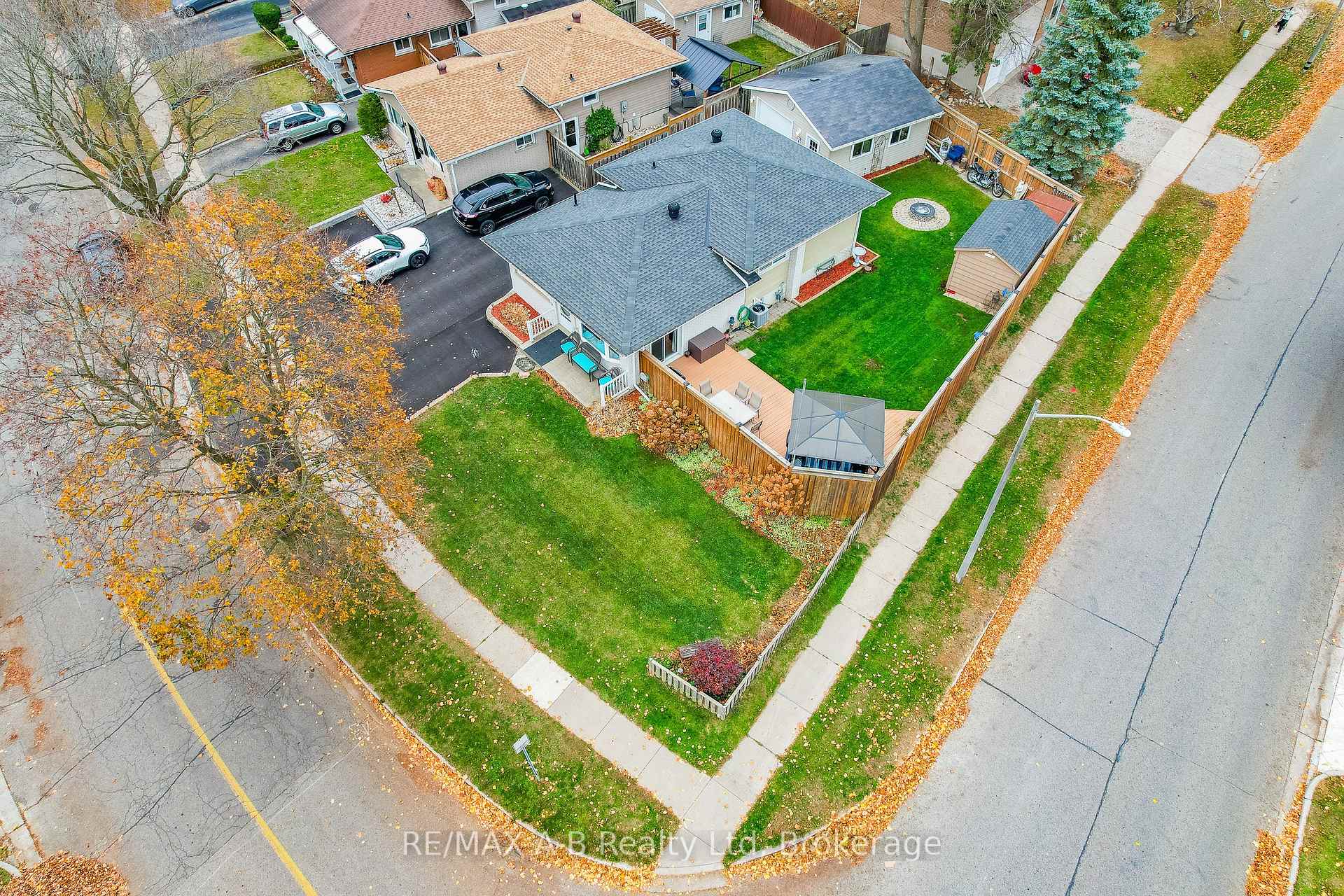 Photo 21 of 5 Shea Crescent, Kitchener — HOMEH