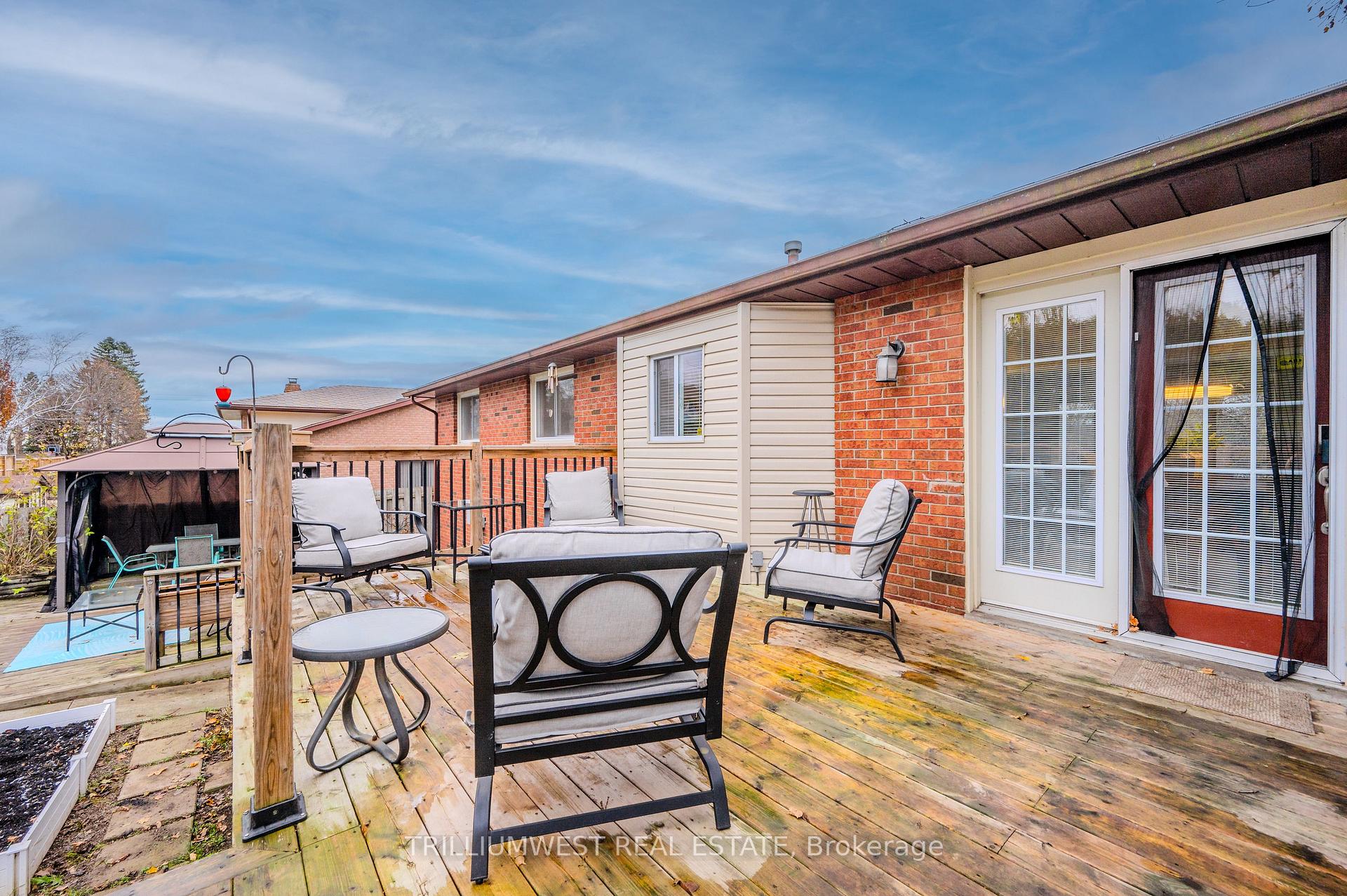 Photo 27 of 106 Keewatin Avenue, Kitchener — HOMEH