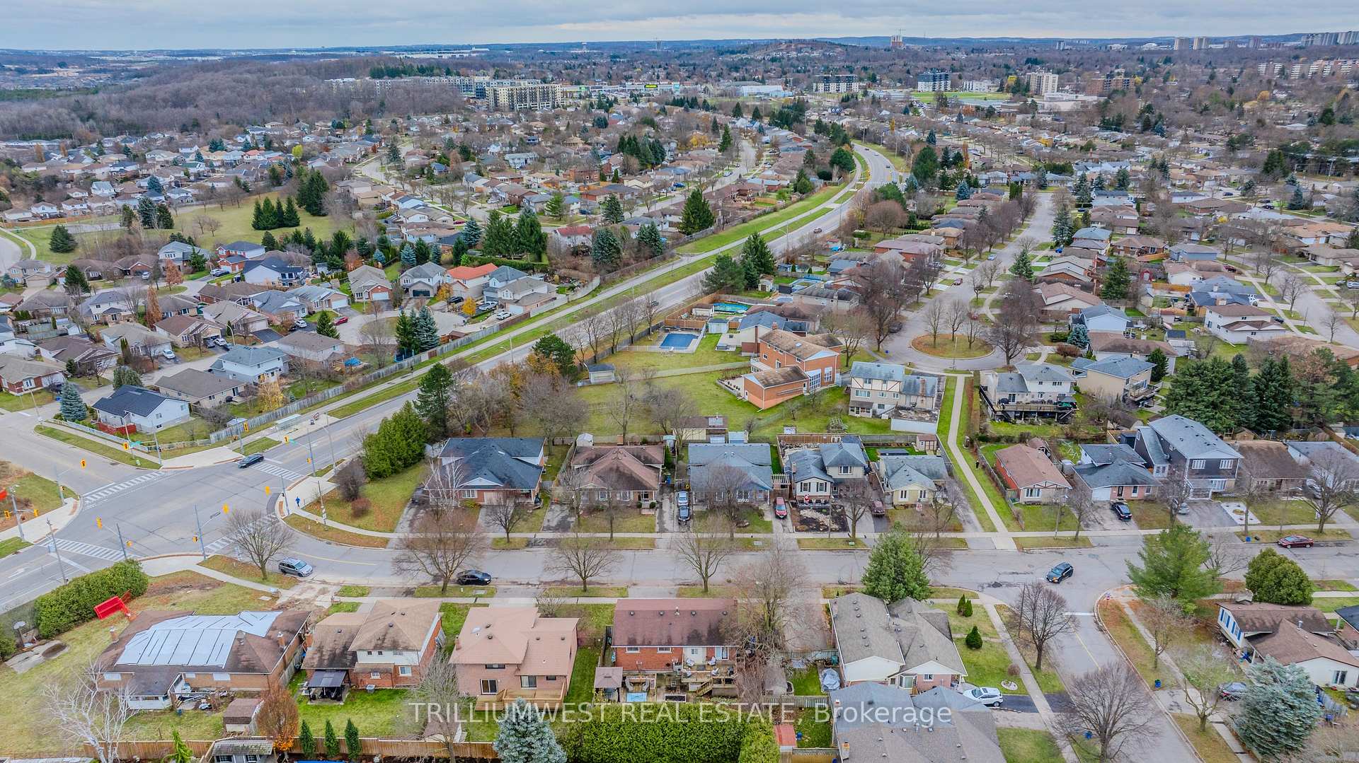 Photo 36 of 106 Keewatin Avenue, Kitchener — HOMEH