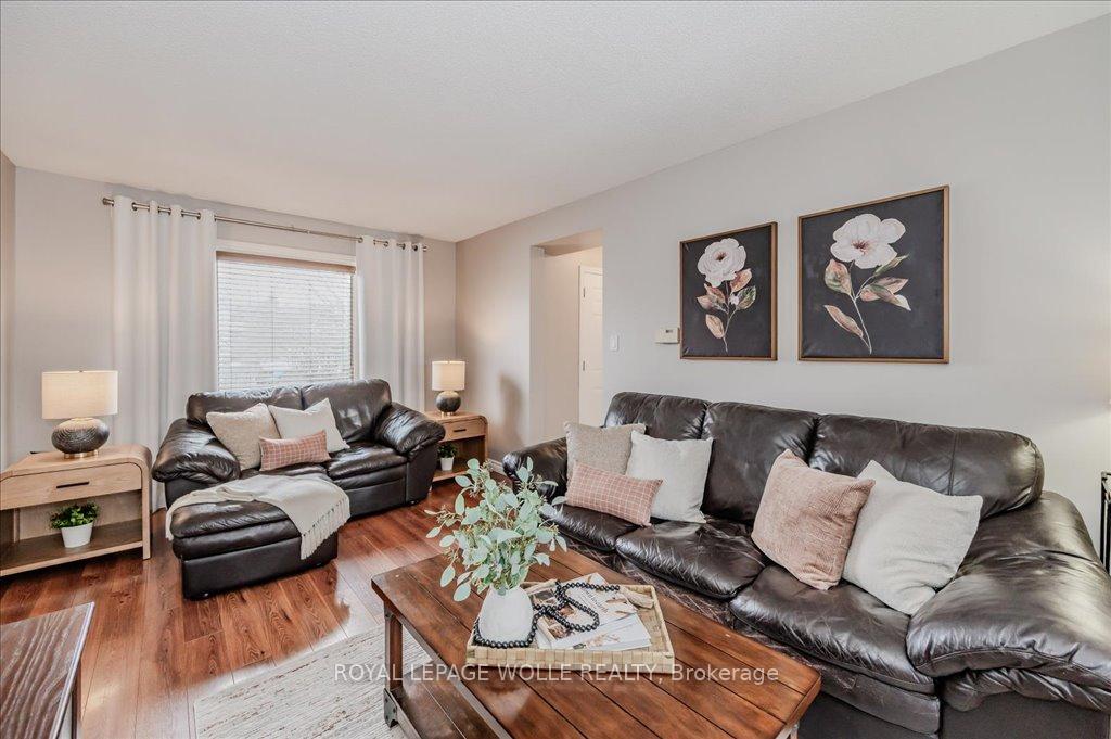 Photo 3 of 72 Old Huron Court, Kitchener — HOMEH