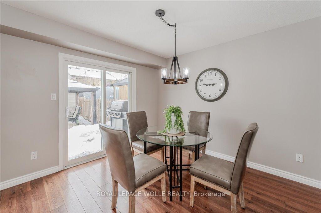 Photo 4 of 72 Old Huron Court, Kitchener — HOMEH
