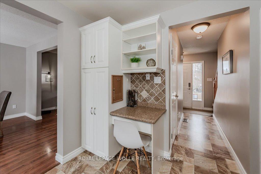 Photo 10 of 72 Old Huron Court, Kitchener — HOMEH