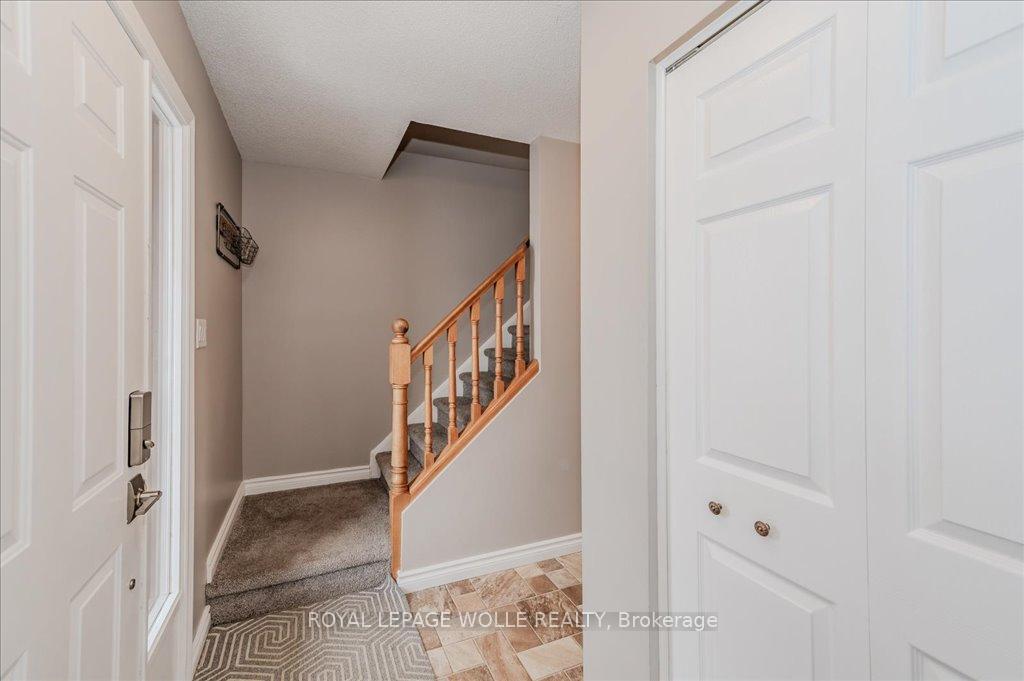 Photo 13 of 72 Old Huron Court, Kitchener — HOMEH