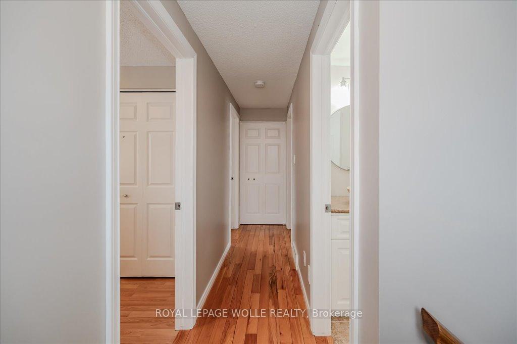 Photo 14 of 72 Old Huron Court, Kitchener — HOMEH