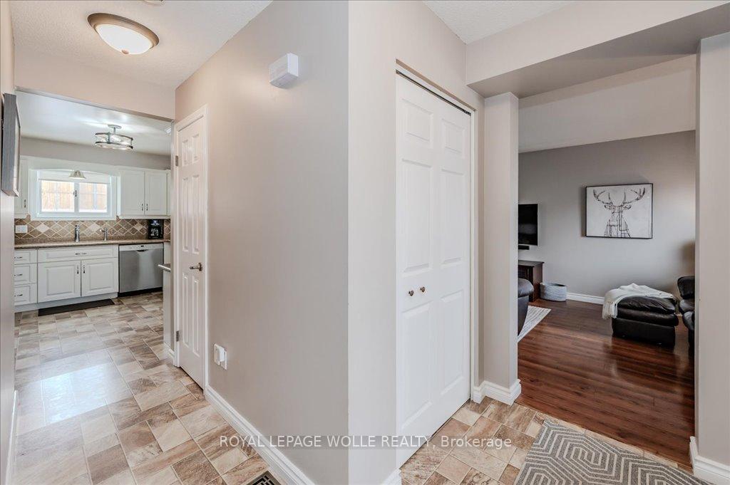 Photo 16 of 72 Old Huron Court, Kitchener — HOMEH