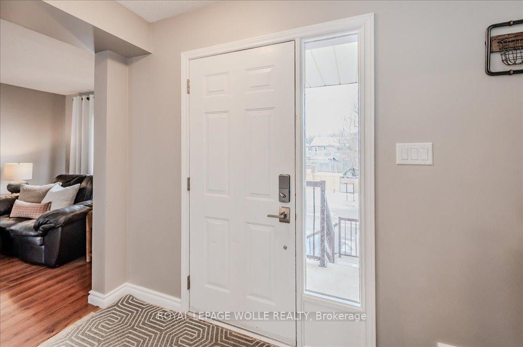 Photo 18 of 72 Old Huron Court, Kitchener — HOMEH