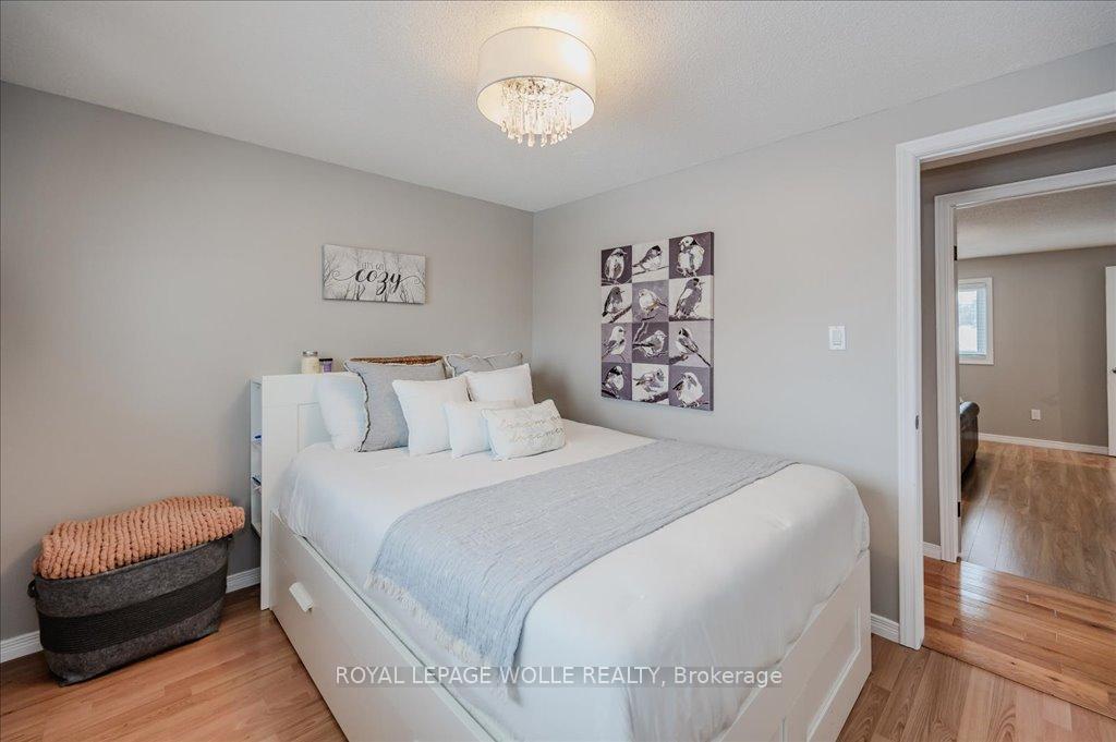 Photo 20 of 72 Old Huron Court, Kitchener — HOMEH