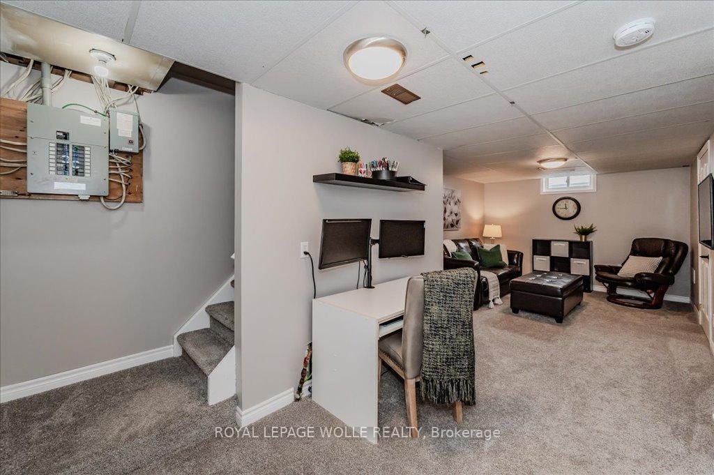 Photo 27 of 72 Old Huron Court, Kitchener — HOMEH