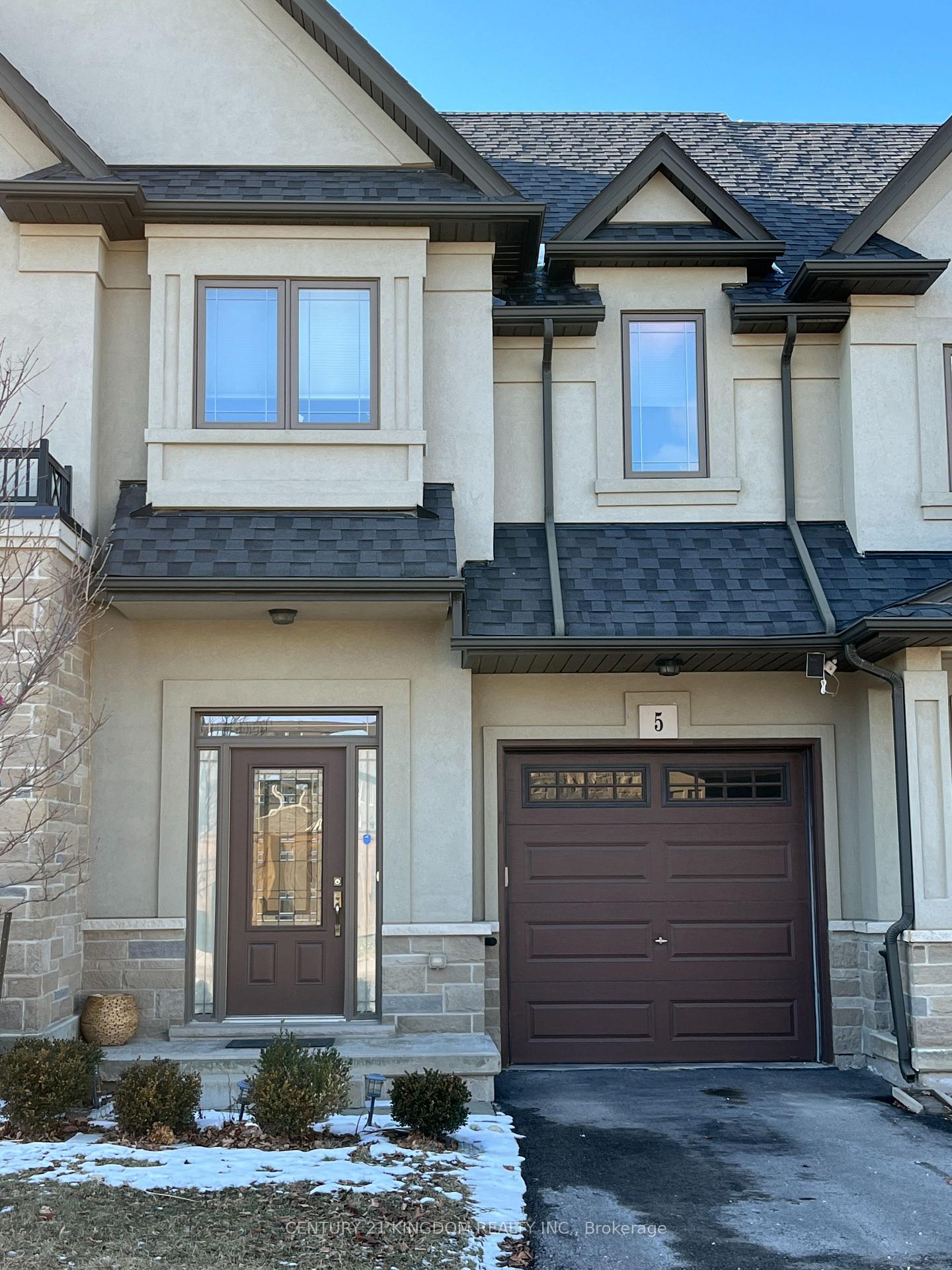 Photo 1 of 5 Sonoma Valley Crescent, Hamilton, Mewburn — HOMEH
