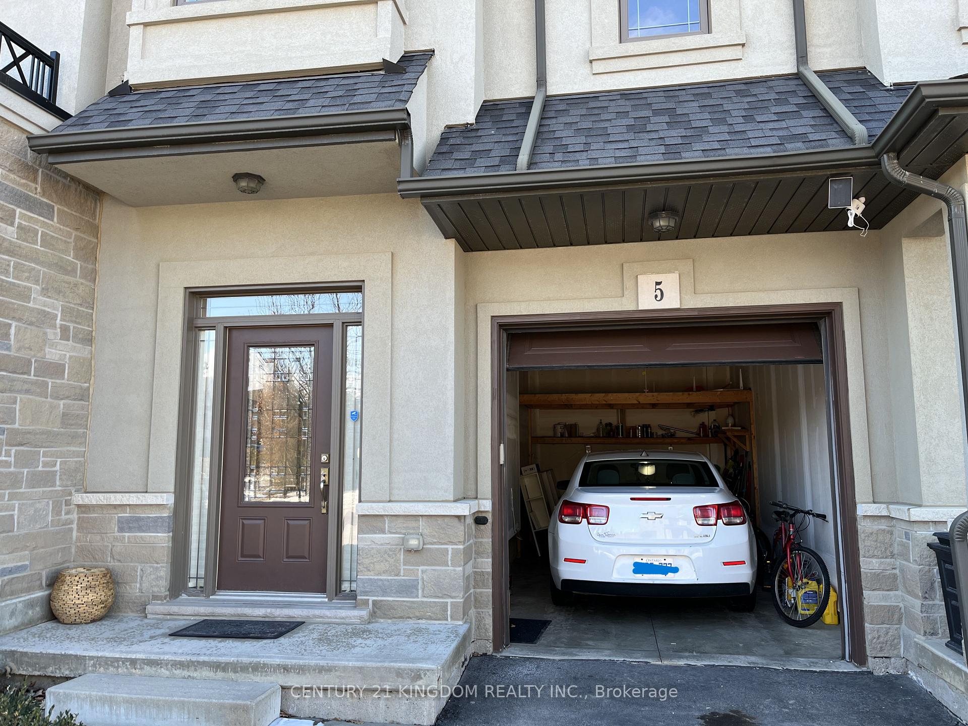 Photo 5 of 5 Sonoma Valley Crescent, Hamilton, Mewburn — HOMEH