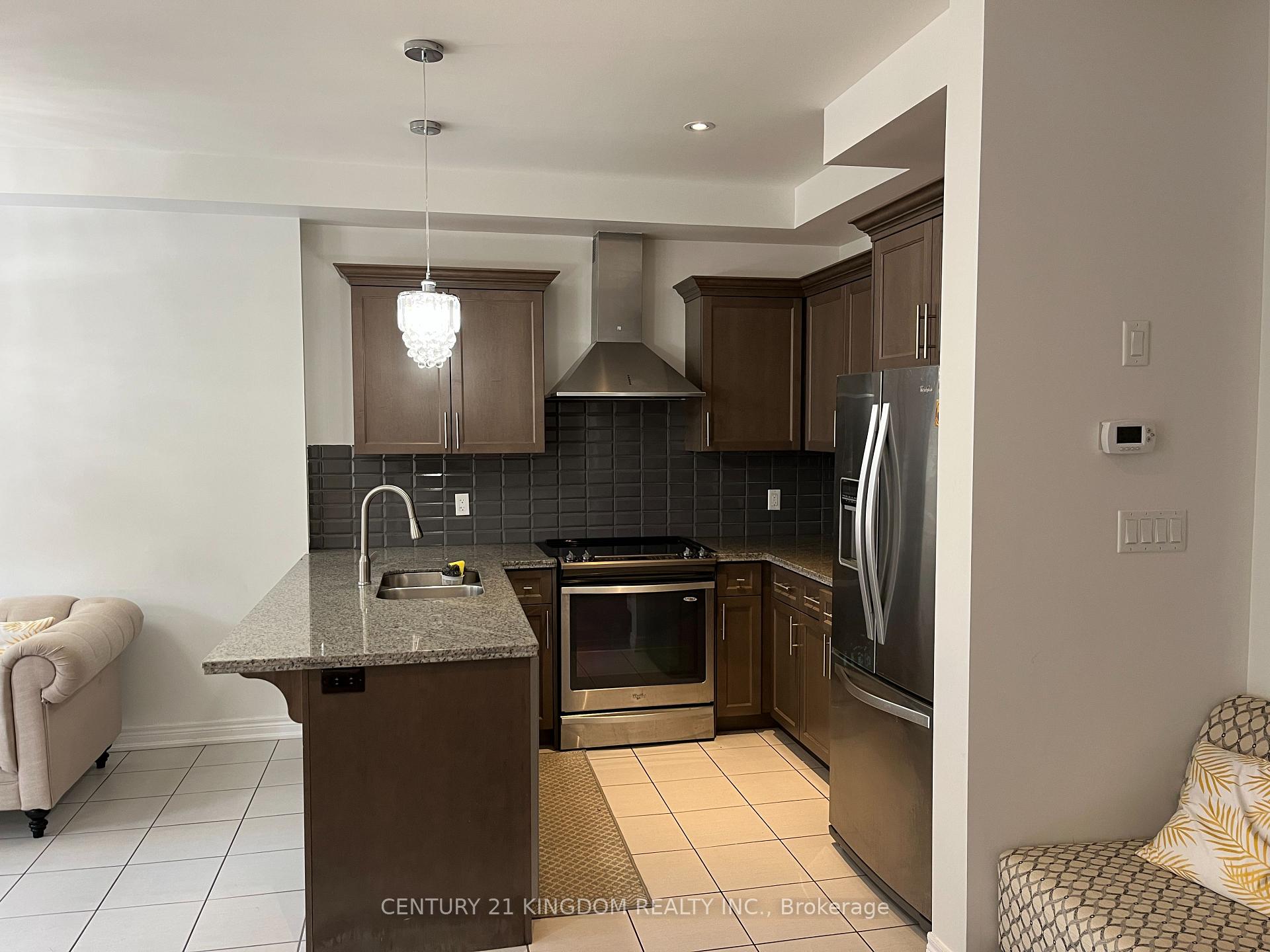 Photo 8 of 5 Sonoma Valley Crescent, Hamilton, Mewburn — HOMEH