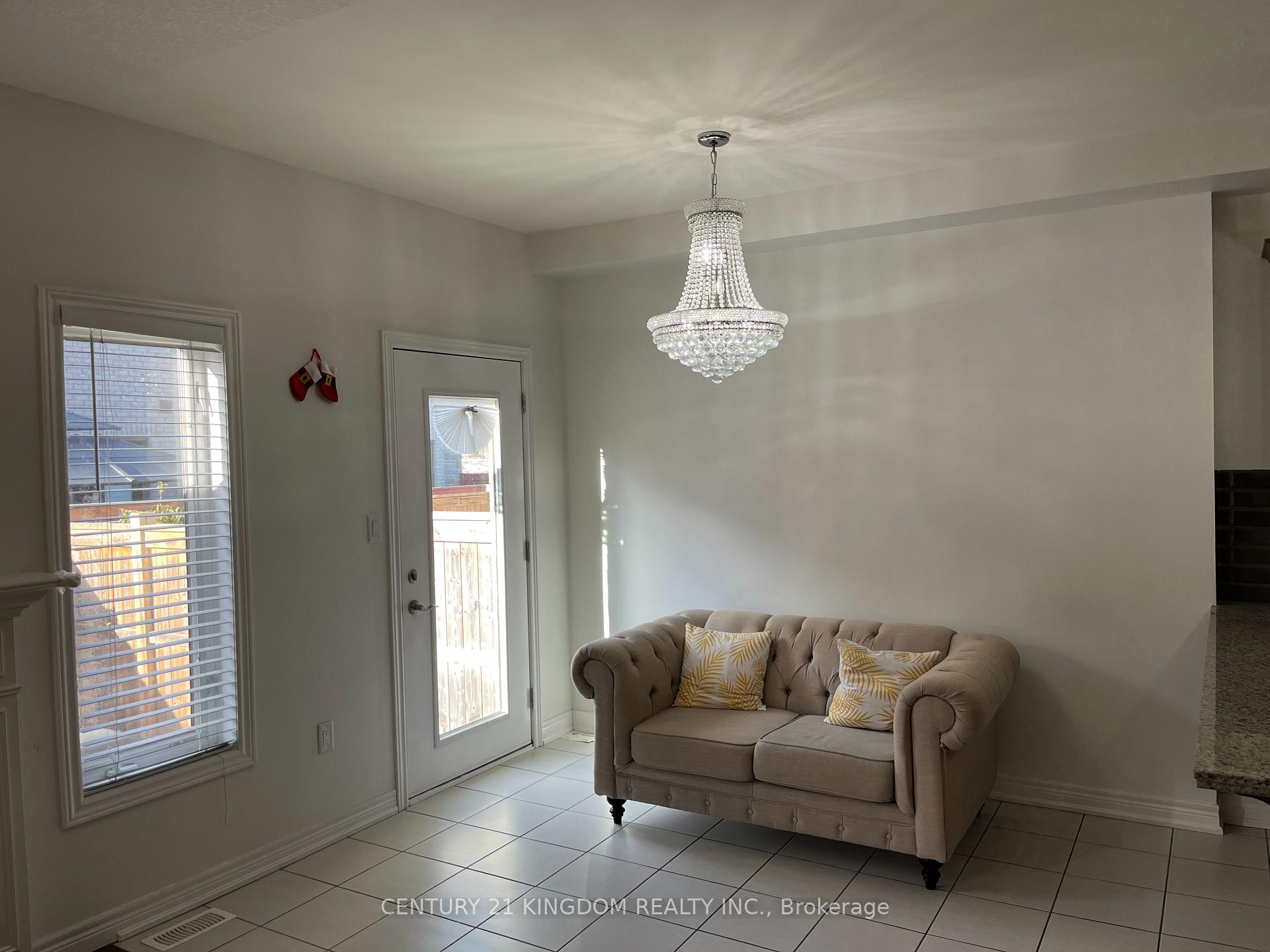 Photo 17 of 5 Sonoma Valley Crescent, Hamilton, Mewburn — HOMEH