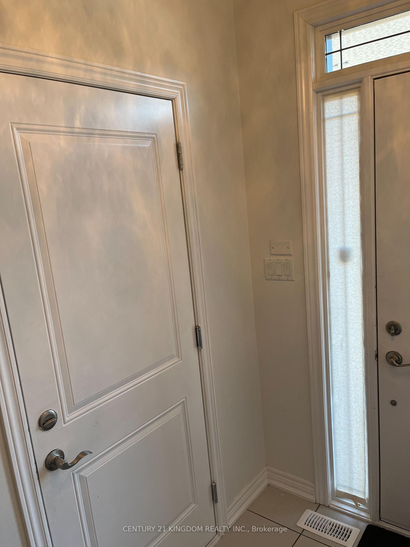 Photo 19 of 5 Sonoma Valley Crescent, Hamilton, Mewburn — HOMEH
