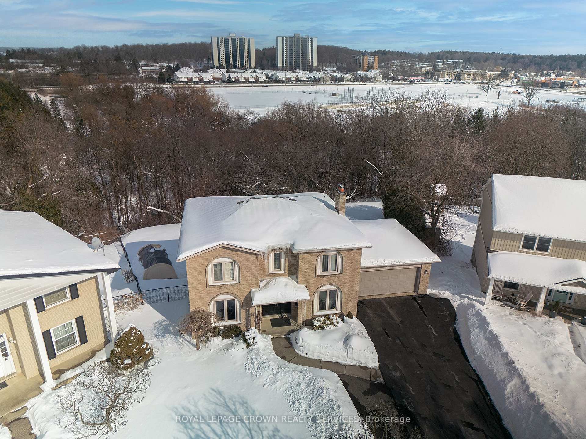 Photo 2 of 196 Upper Canada Drive, Kitchener, Pioneer Park — HOMEH