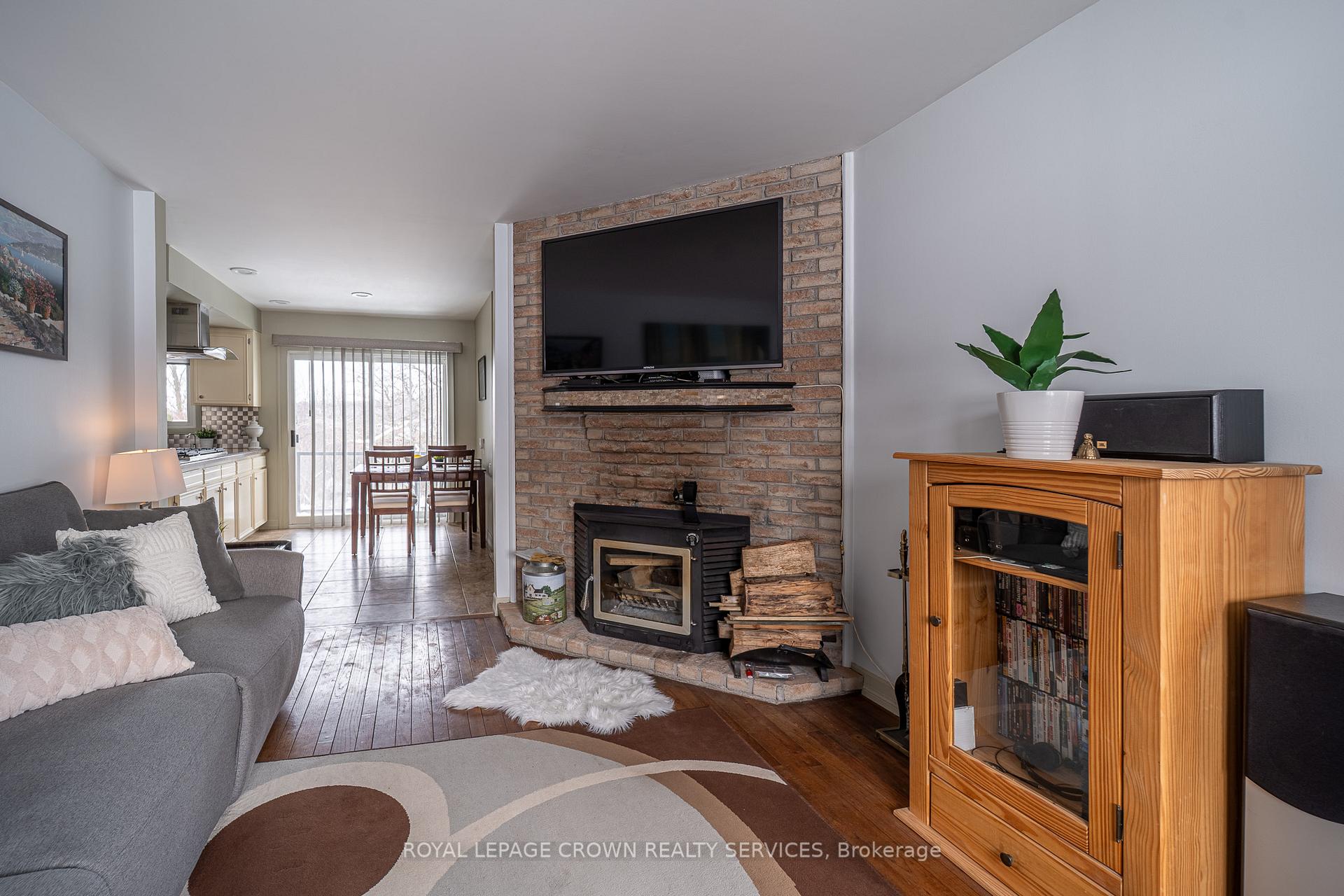 Photo 6 of 196 Upper Canada Drive, Kitchener, Pioneer Park — HOMEH