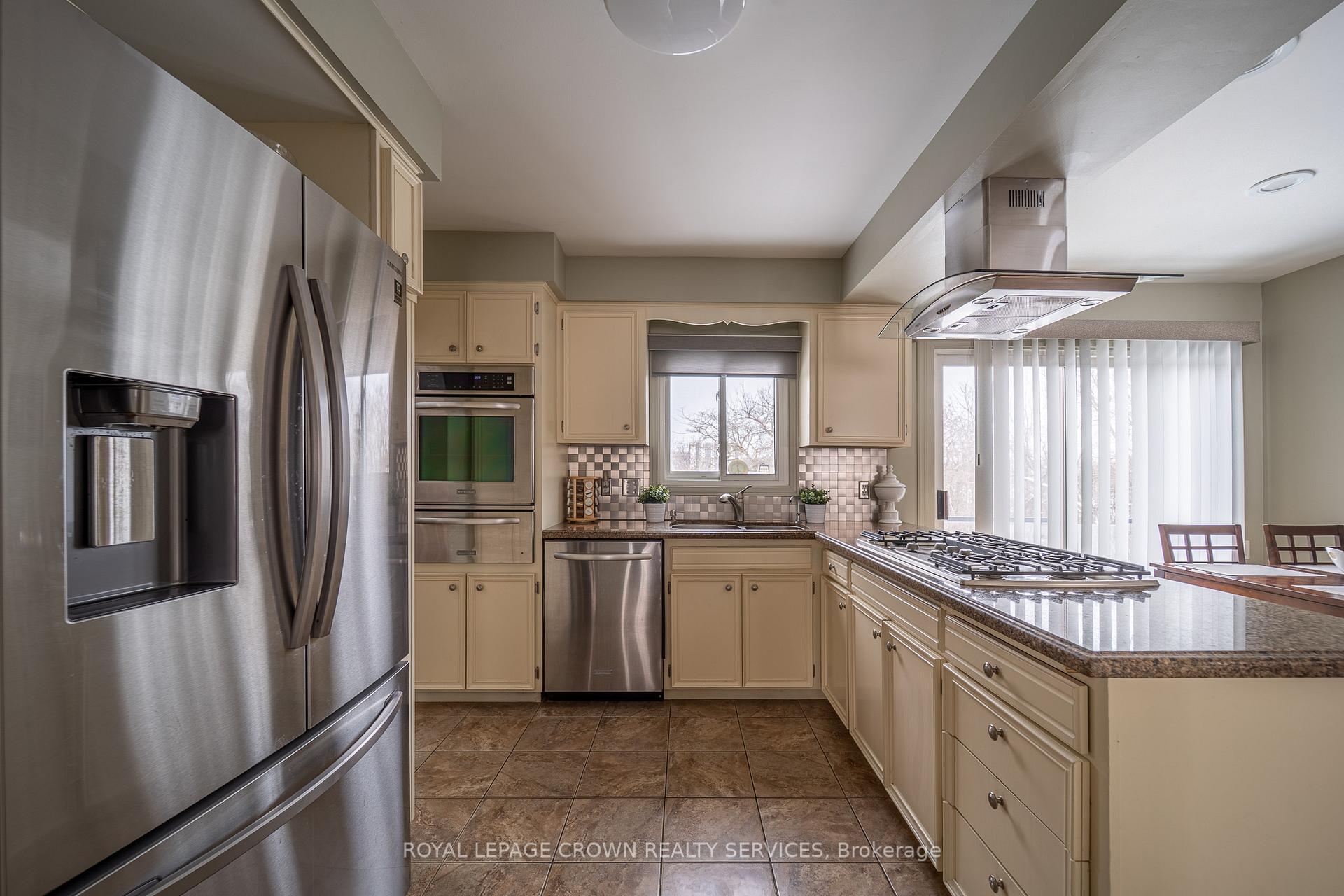 Photo 10 of 196 Upper Canada Drive, Kitchener, Pioneer Park — HOMEH
