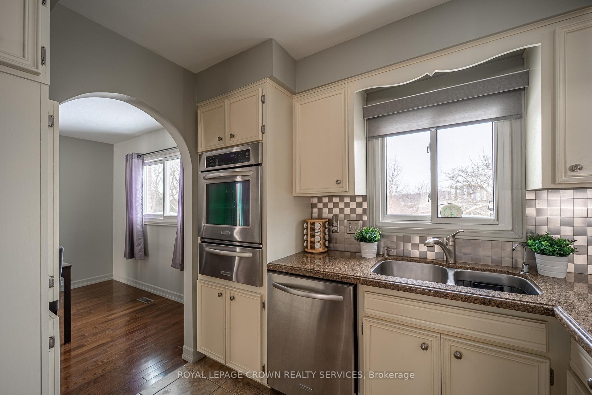 Photo 11 of 196 Upper Canada Drive, Kitchener, Pioneer Park — HOMEH