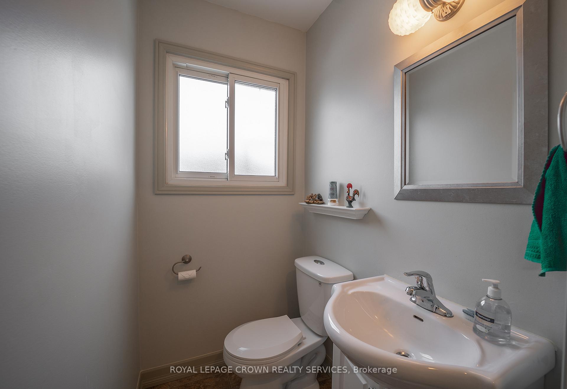 Photo 13 of 196 Upper Canada Drive, Kitchener, Pioneer Park — HOMEH