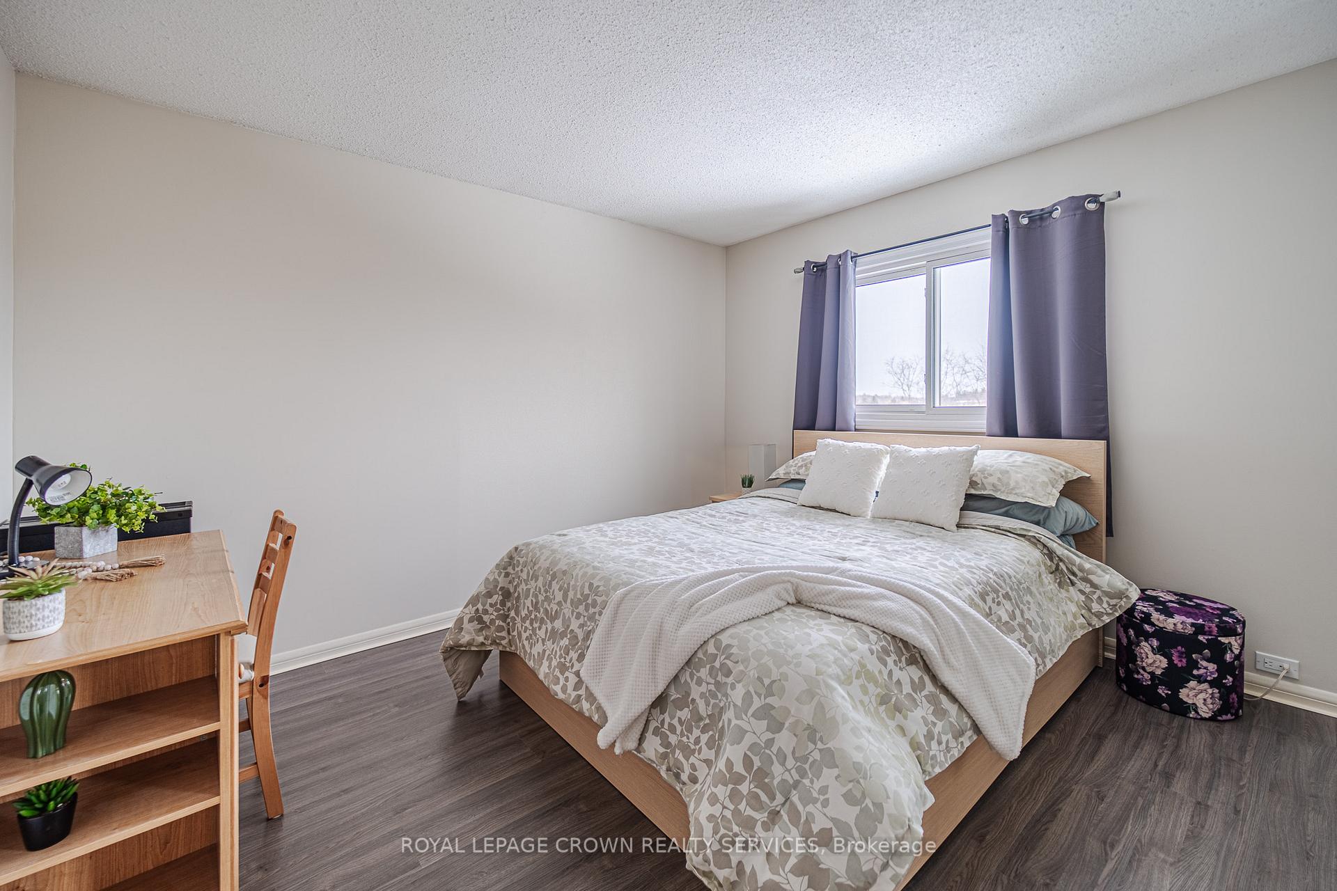 Photo 17 of 196 Upper Canada Drive, Kitchener, Pioneer Park — HOMEH