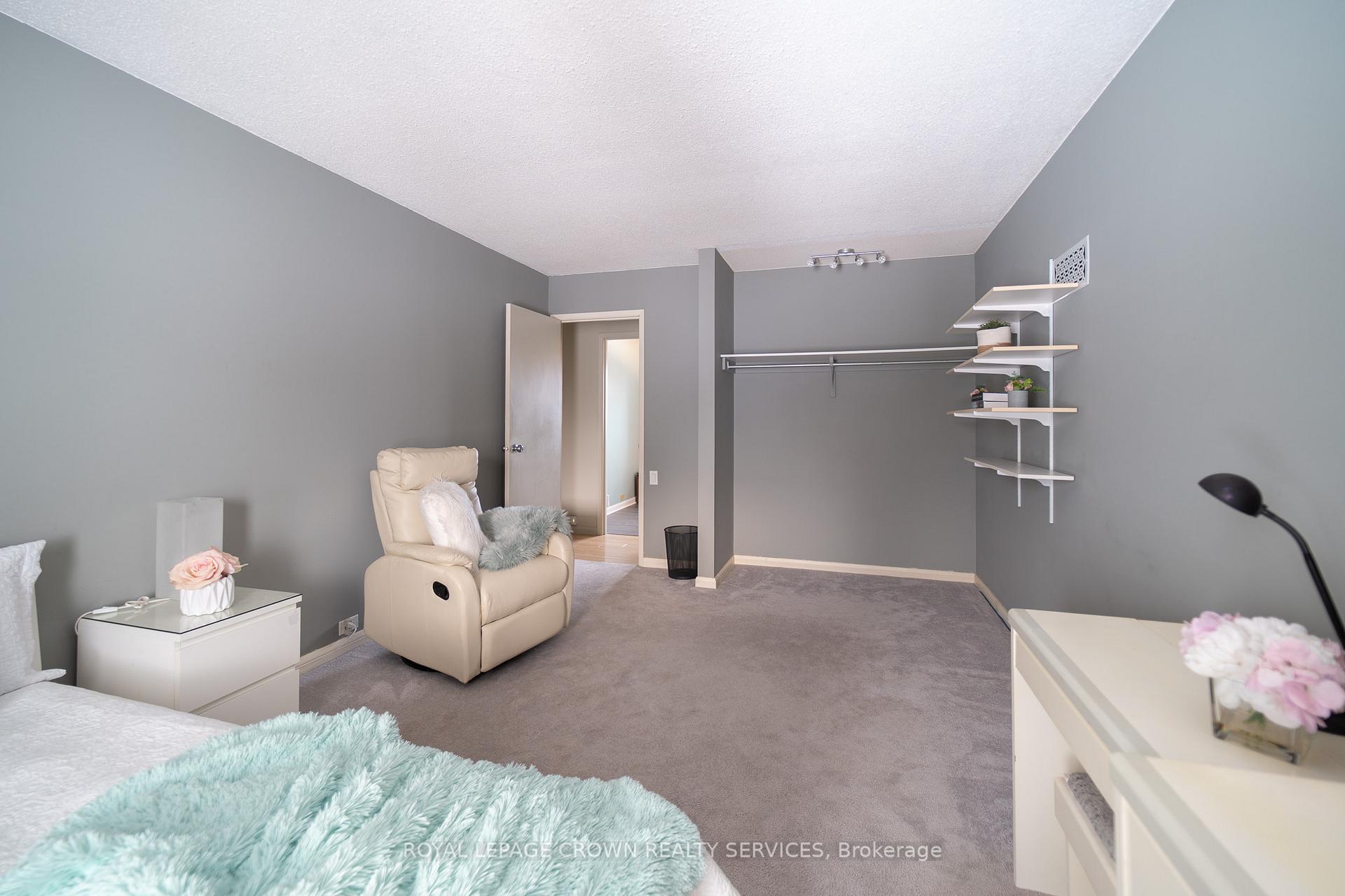 Photo 20 of 196 Upper Canada Drive, Kitchener, Pioneer Park — HOMEH