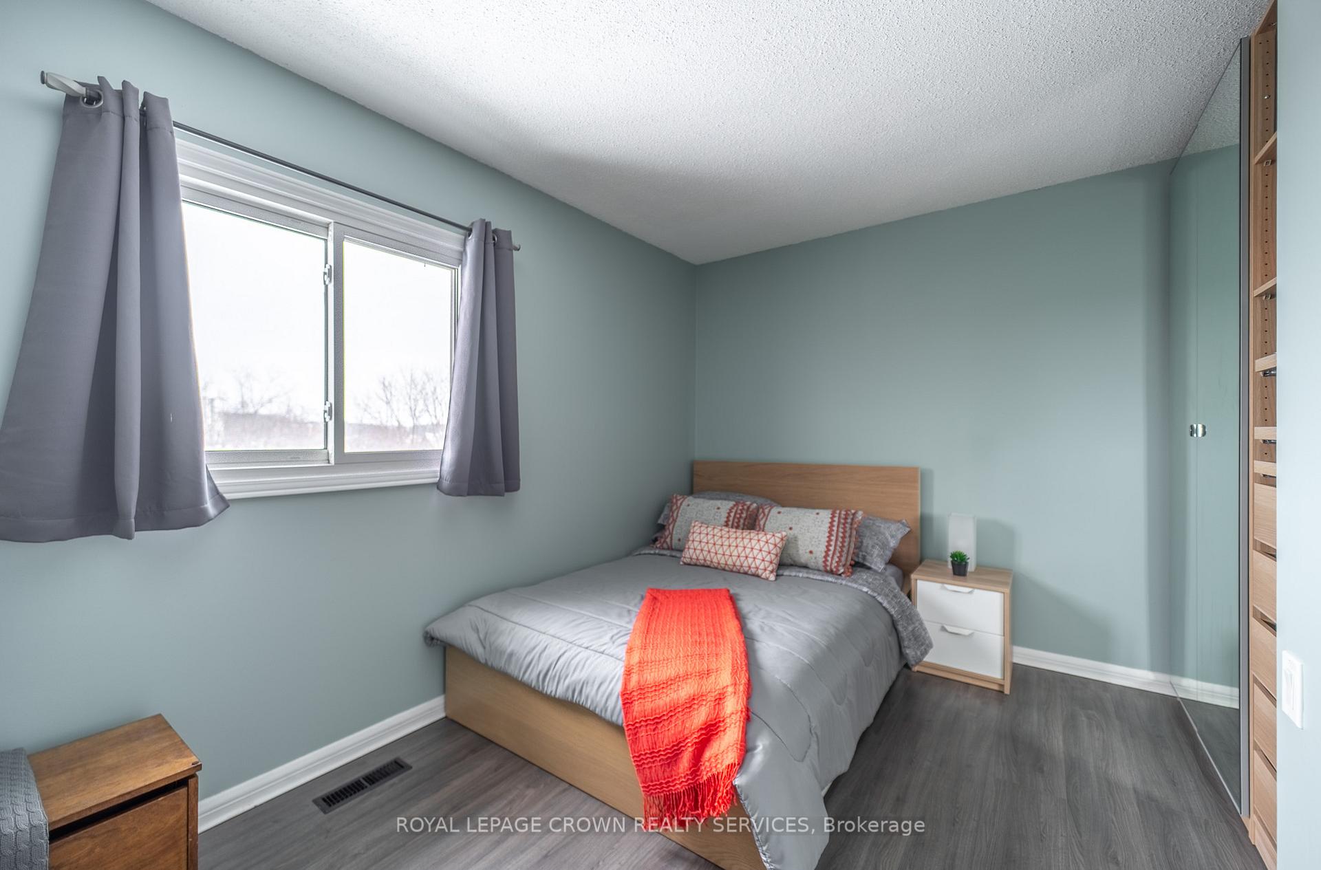 Photo 21 of 196 Upper Canada Drive, Kitchener, Pioneer Park — HOMEH