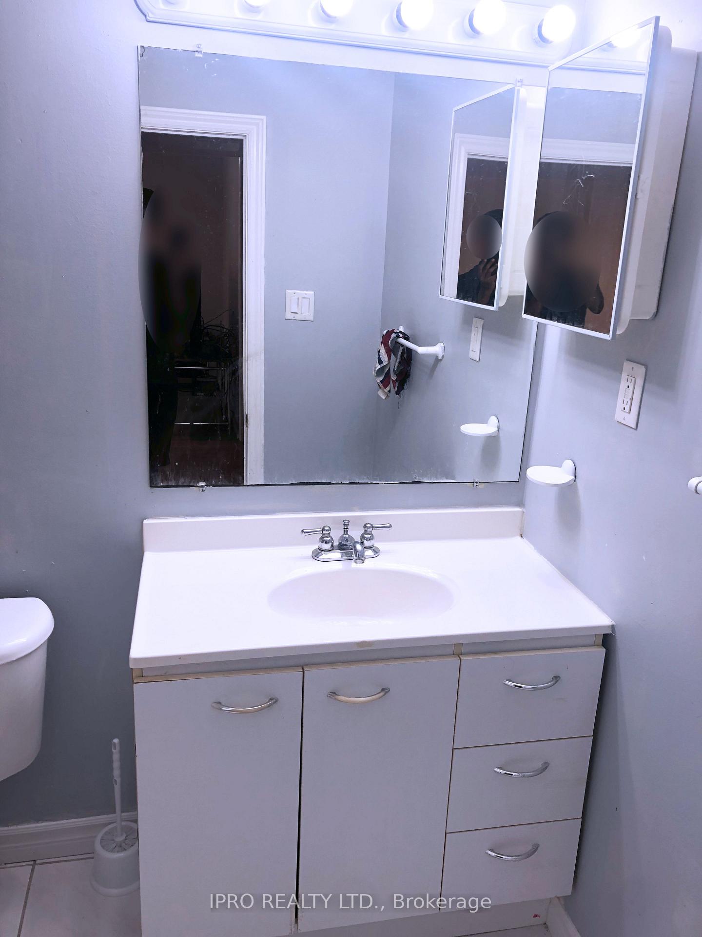 Photo 7 of Unit Bsmt, 58 James Edward Drive, Markham, Middlefield — HOMEH