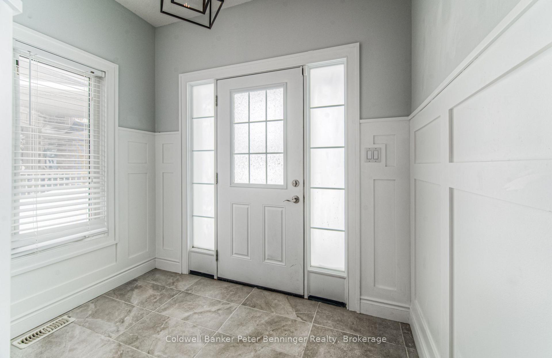 Photo 2 of 955 Bianca Court, Kitchener — HOMEH