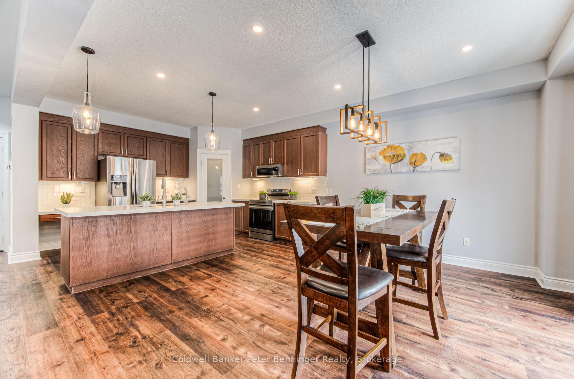 Photo 7 of 955 Bianca Court, Kitchener — HOMEH