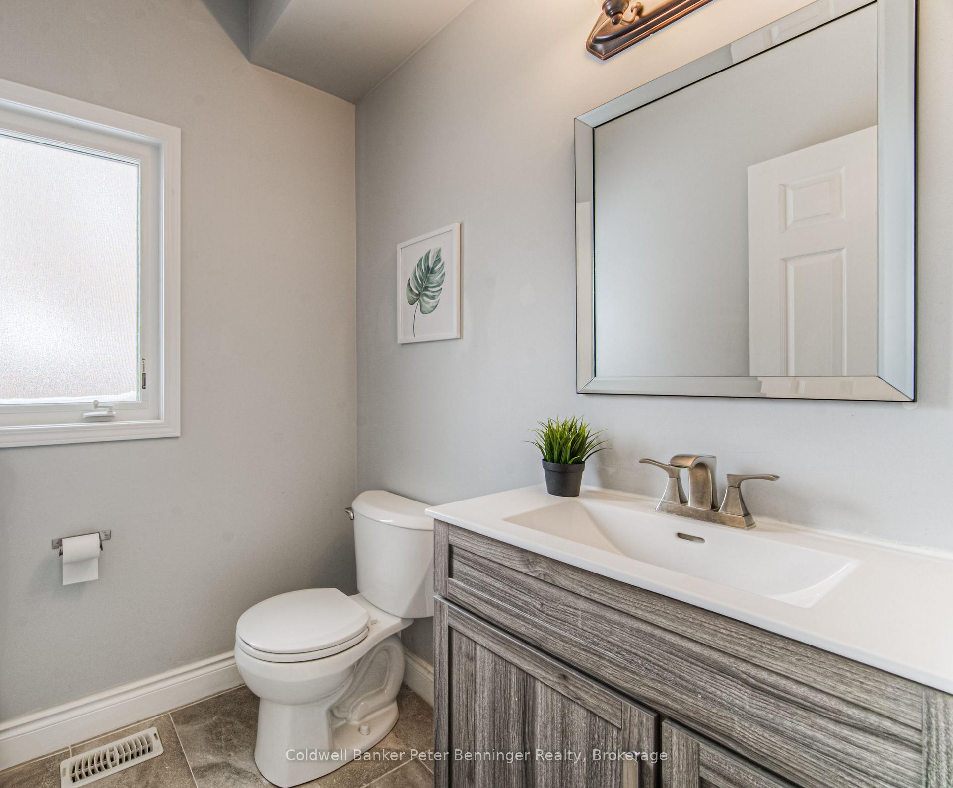 Photo 14 of 955 Bianca Court, Kitchener — HOMEH