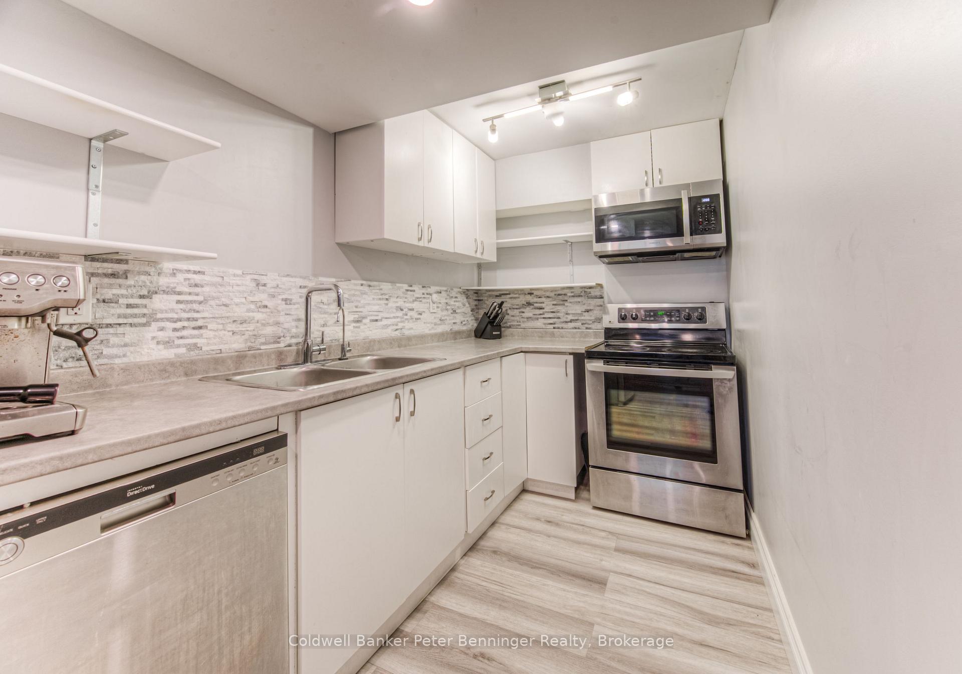 Photo 31 of 955 Bianca Court, Kitchener — HOMEH