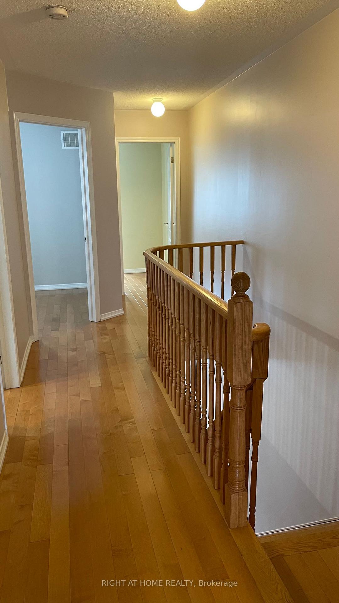 Photo 7 of 13 Valliere Drive, Markham, Berczy — HOMEH