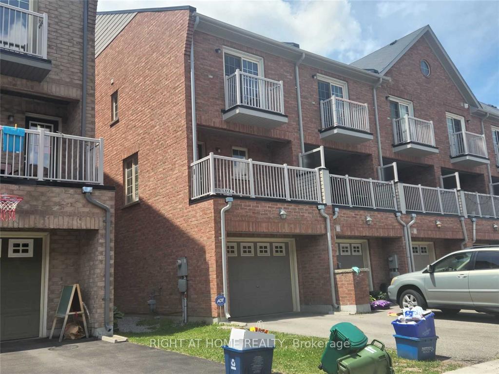Photo 14 of 13 Valliere Drive, Markham, Berczy — HOMEH