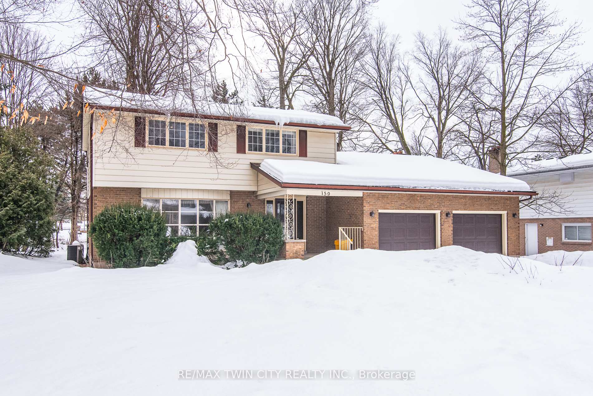 Photo 2 of 159 Shuh Avenue, Kitchener — HOMEH