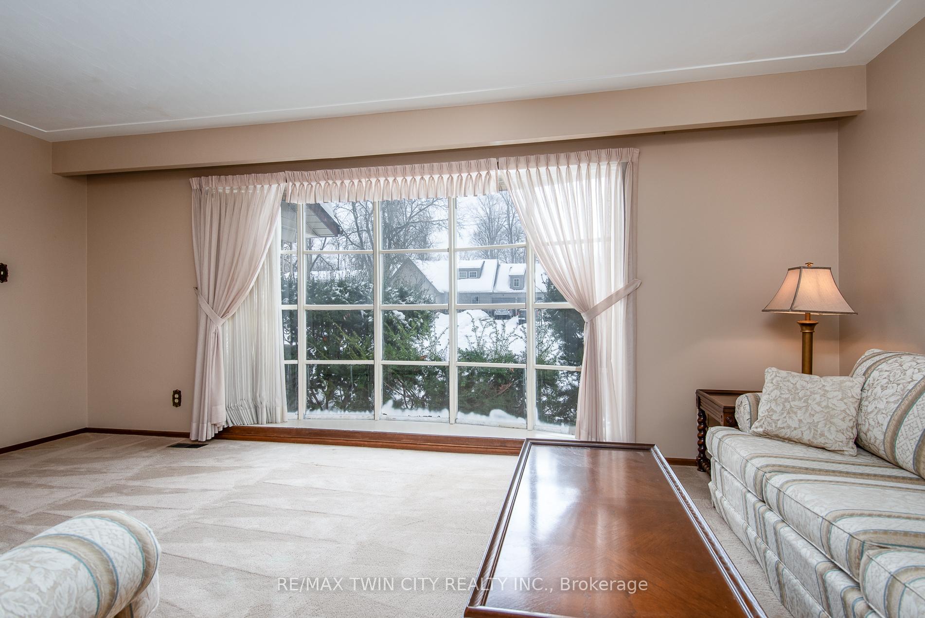 Photo 11 of 159 Shuh Avenue, Kitchener — HOMEH