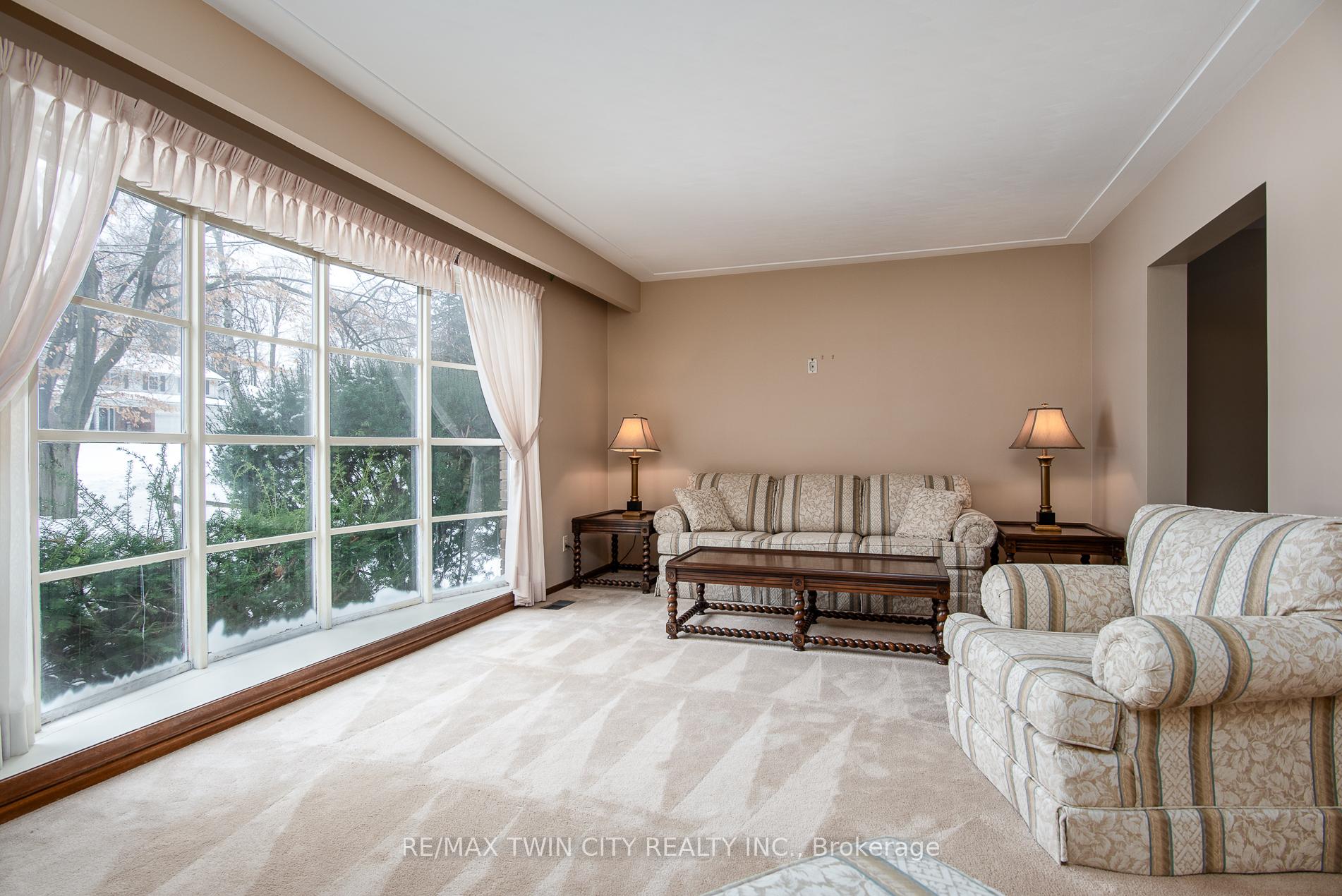 Photo 15 of 159 Shuh Avenue, Kitchener — HOMEH