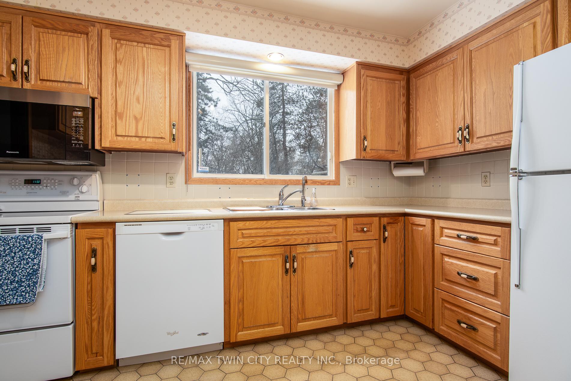 Photo 22 of 159 Shuh Avenue, Kitchener — HOMEH