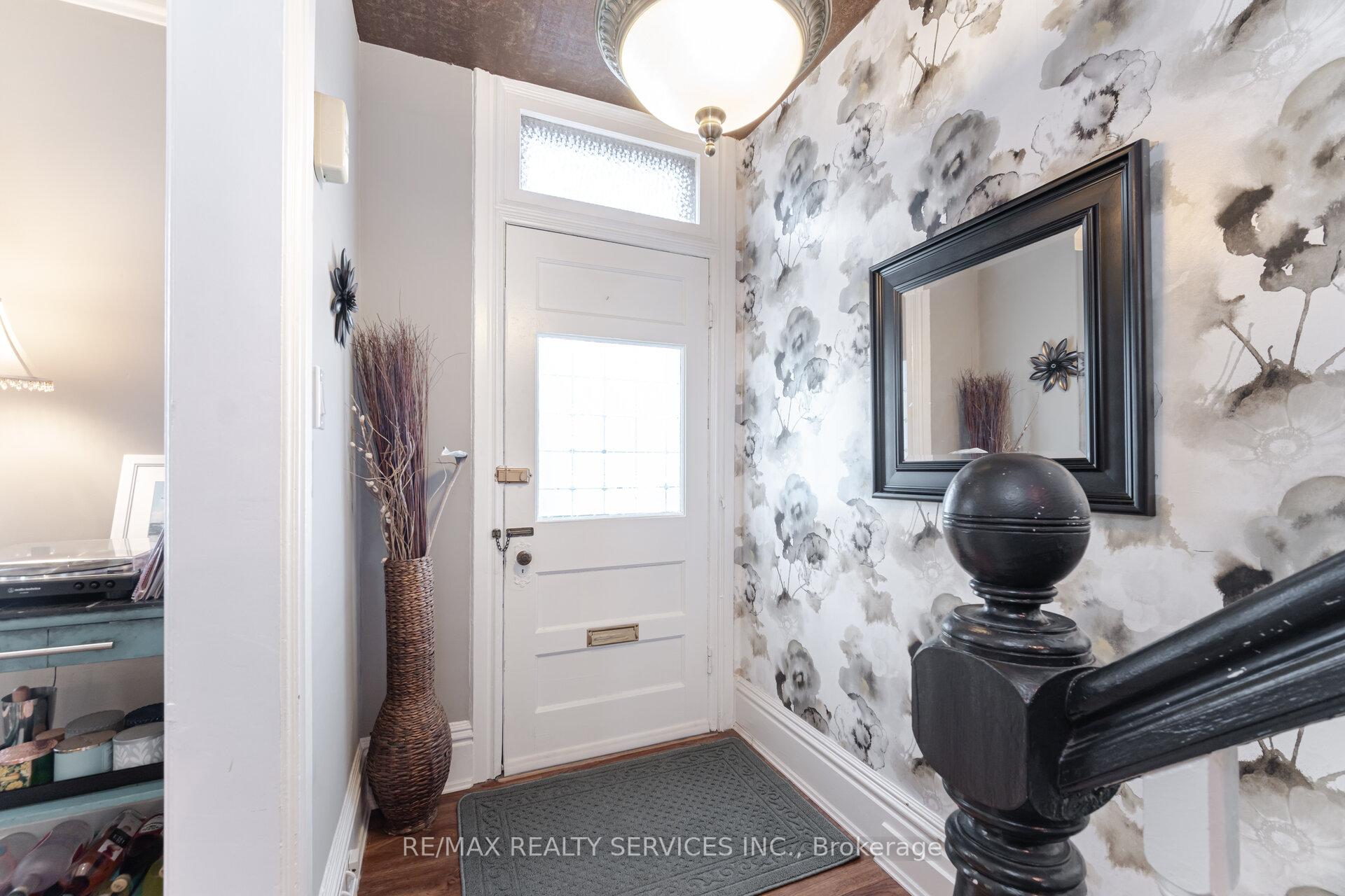 Photo 3 of 337 Upper Sherman Avenue, Hamilton, Raleigh — HOMEH