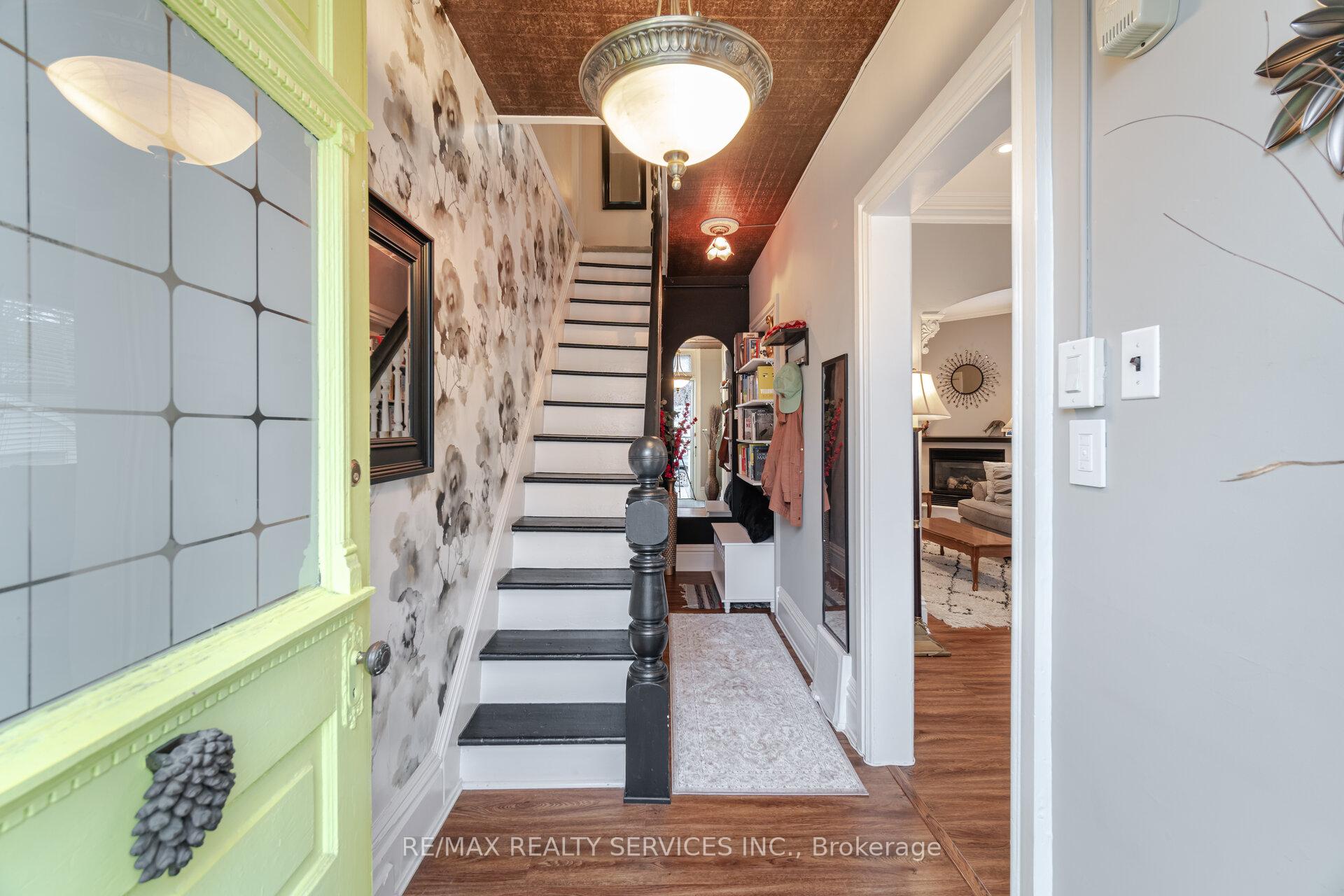 Photo 4 of 337 Upper Sherman Avenue, Hamilton, Raleigh — HOMEH