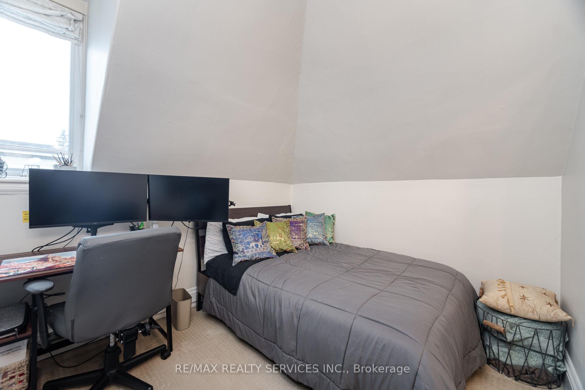 Photo 21 of 337 Upper Sherman Avenue, Hamilton, Raleigh — HOMEH