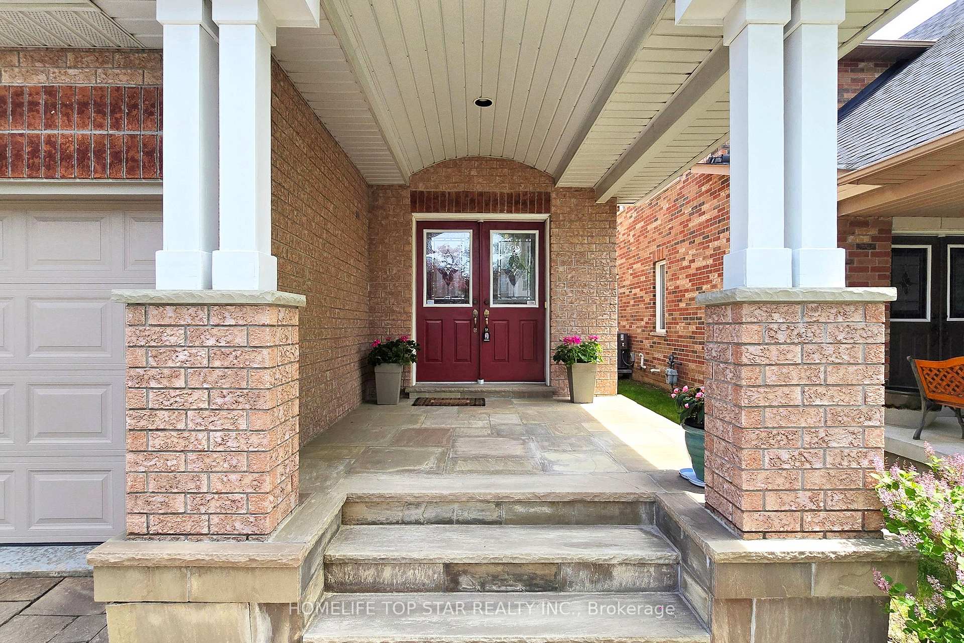 Photo 4 of 77 Red Ash Drive, Markham, Legacy — HOMEH