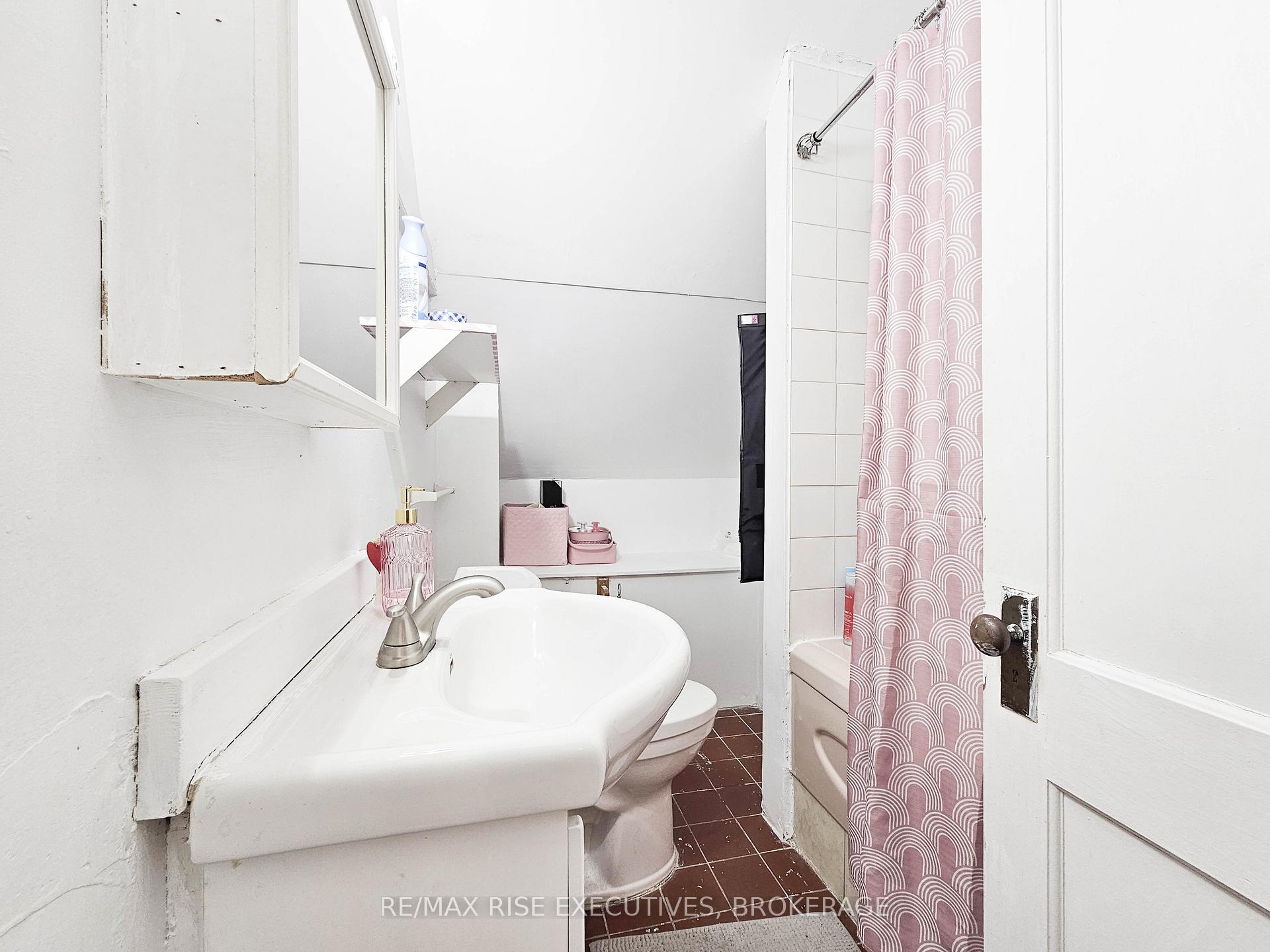 Photo 31 of 307 Alfred Street, Kingston, Central City East — HOMEH