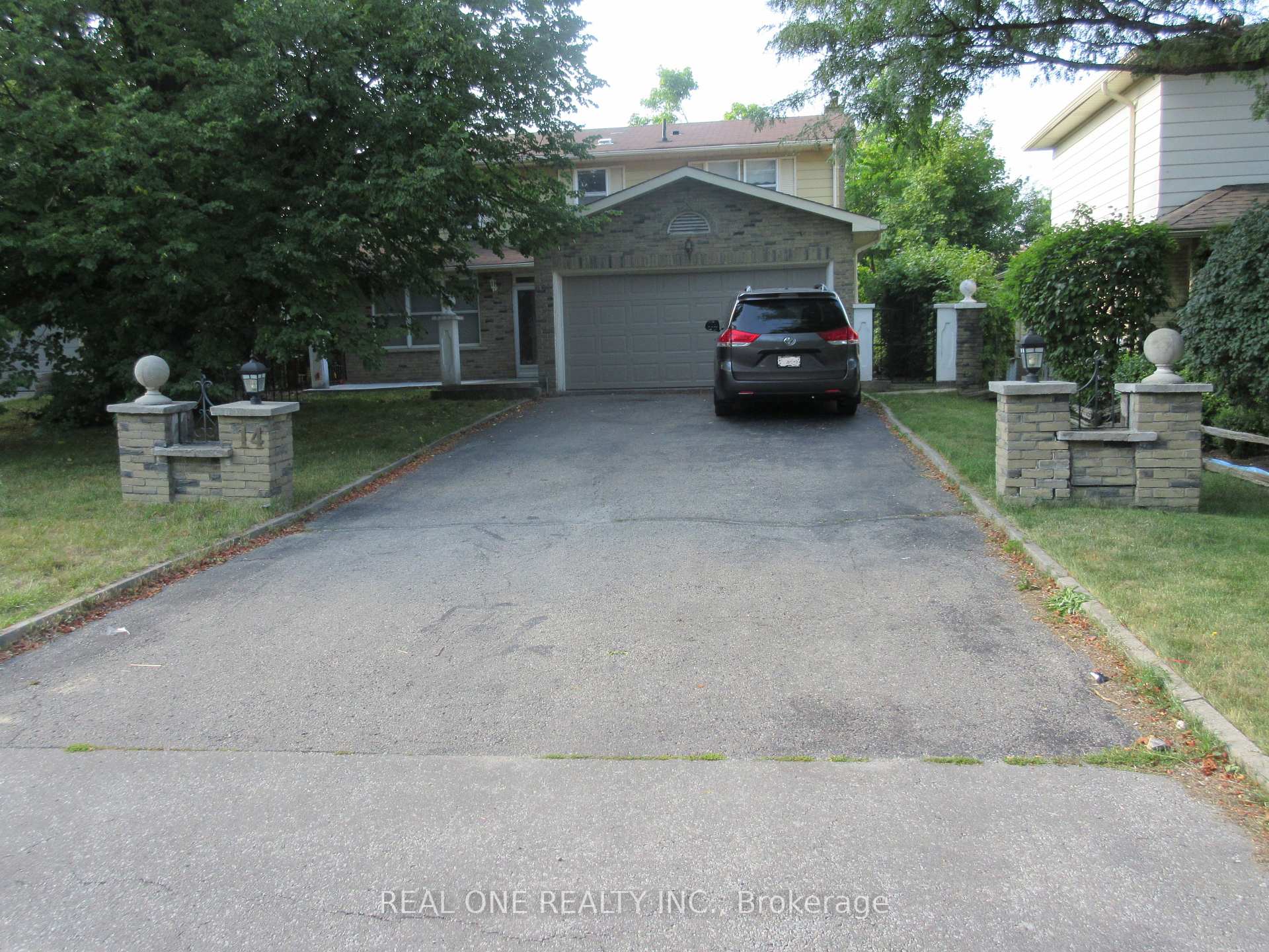 Front of Unit Basemt, 14 Liebeck Crescent