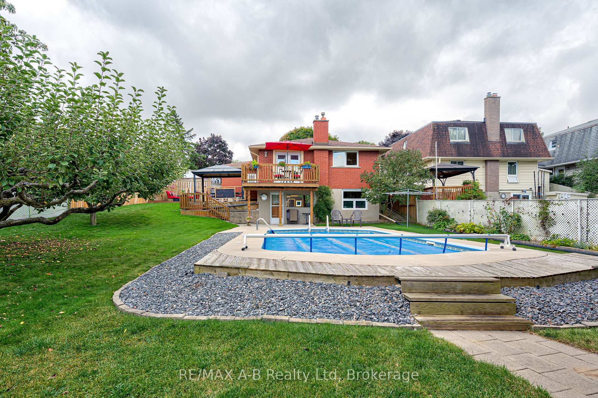 Photo 7 of 78 Coach Hill Drive, Kitchener — HOMEH