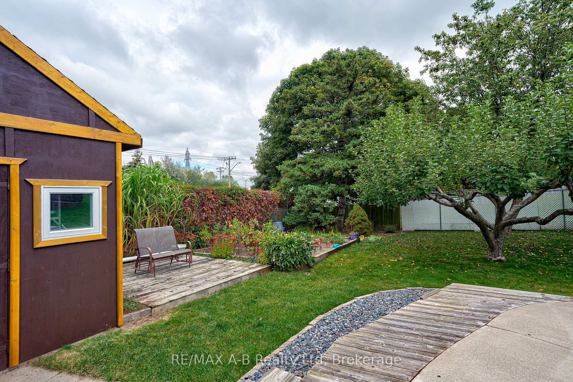 Photo 8 of 78 Coach Hill Drive, Kitchener — HOMEH
