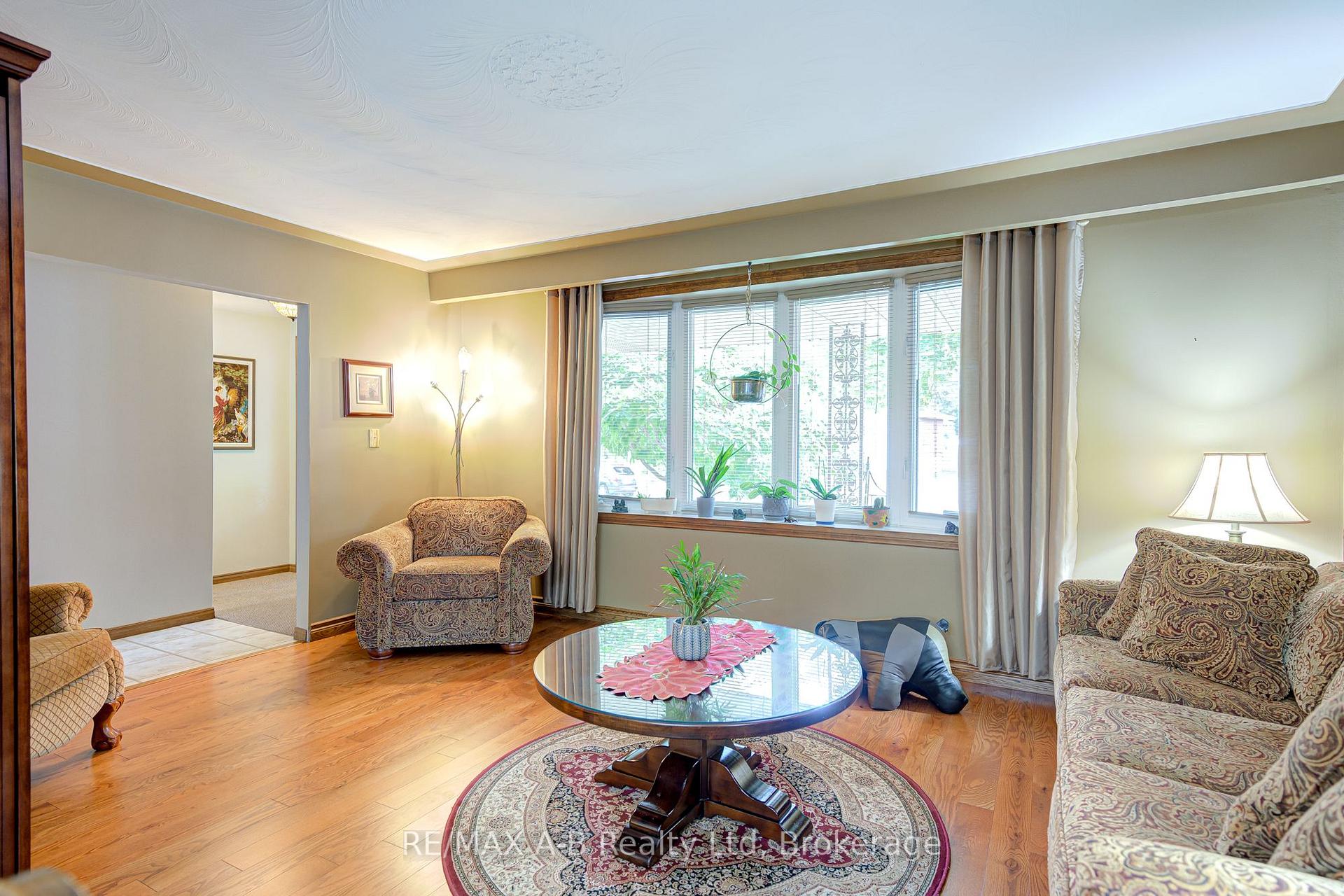 Photo 14 of 78 Coach Hill Drive, Kitchener — HOMEH
