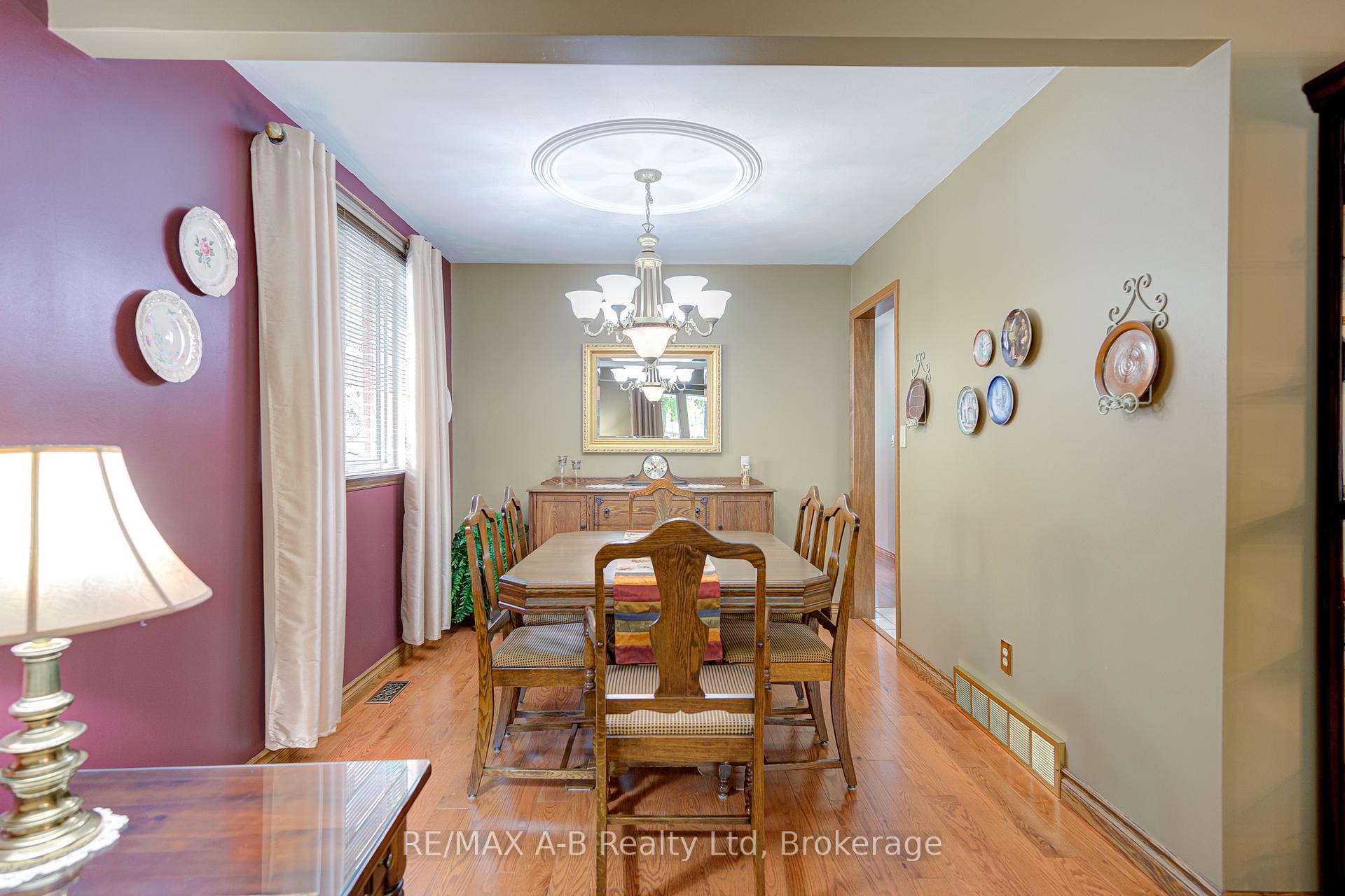 Photo 16 of 78 Coach Hill Drive, Kitchener — HOMEH